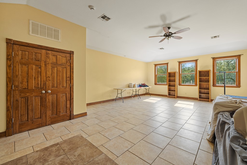 1282 Vintage Oaks Dr