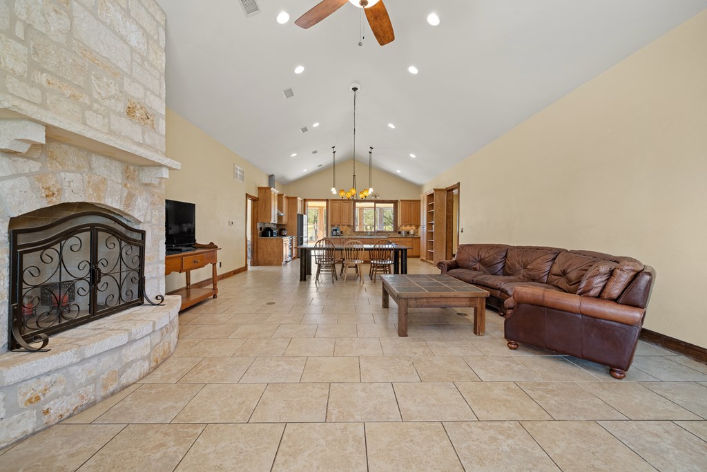 1282 Vintage Oaks Dr