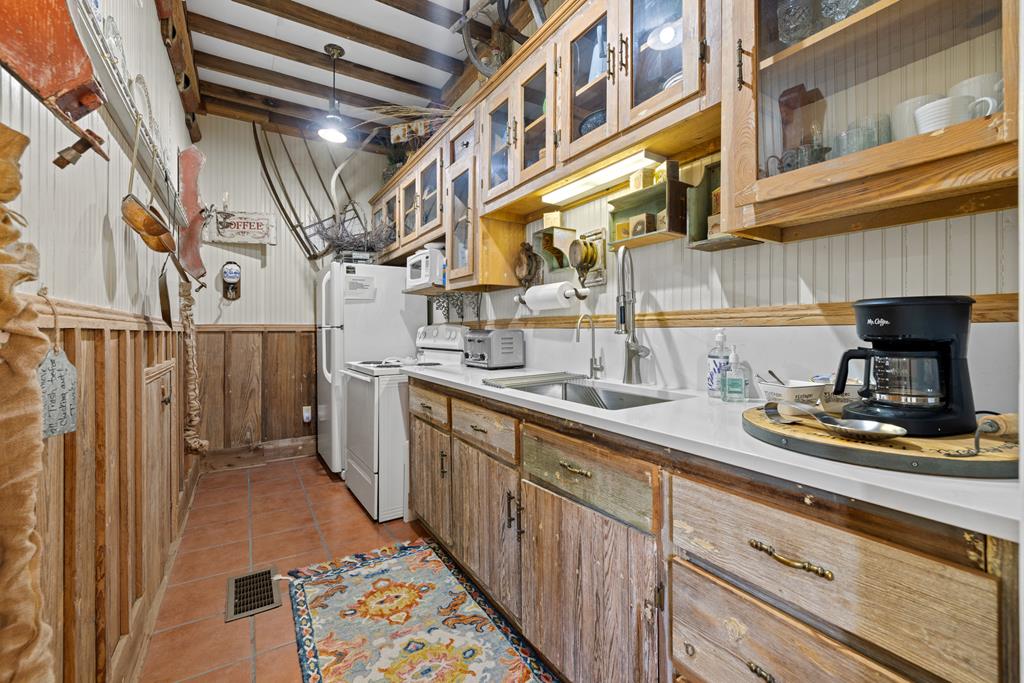 119 W San Antonio St