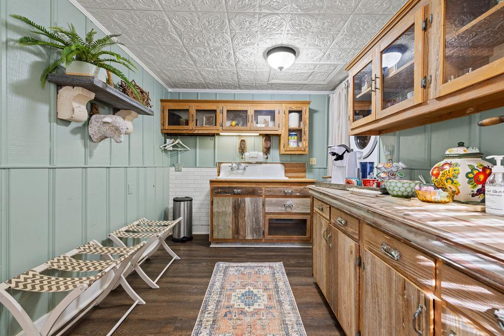 119 W San Antonio St