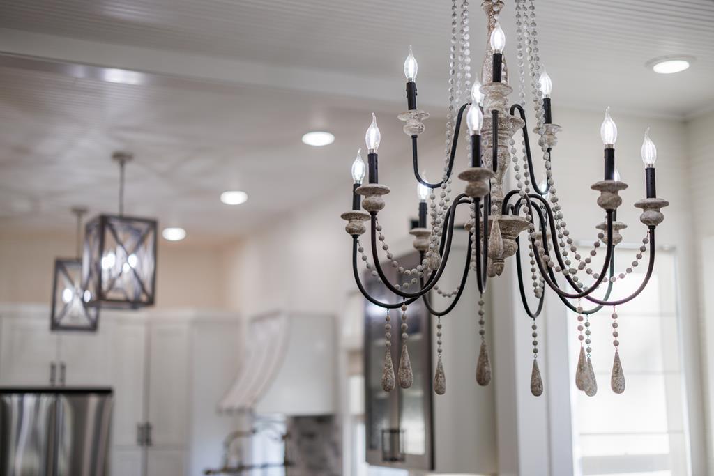 119 W San Antonio St