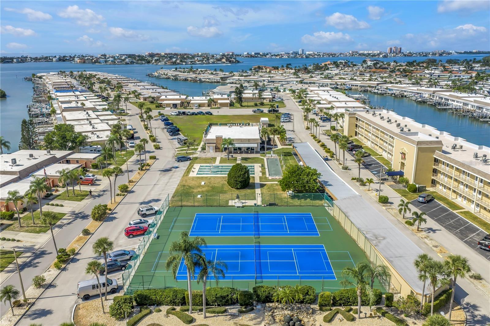 93 BOCA CIEGA POINT BLVD N #93