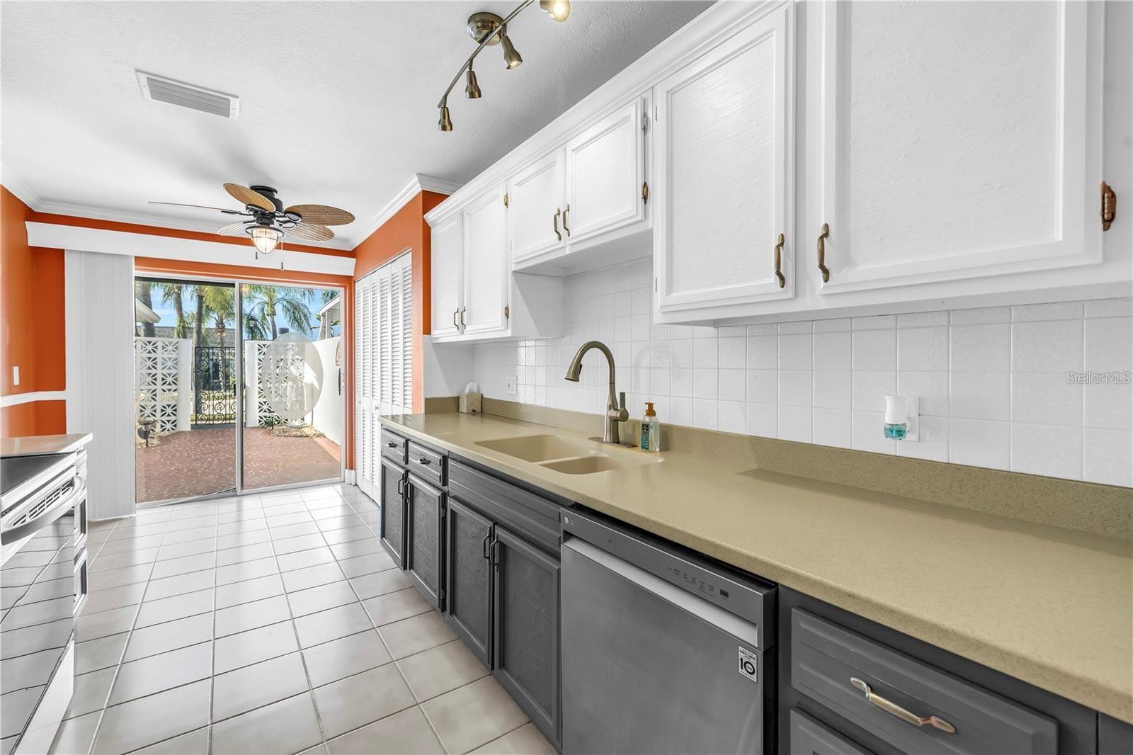 93 BOCA CIEGA POINT BLVD N #93