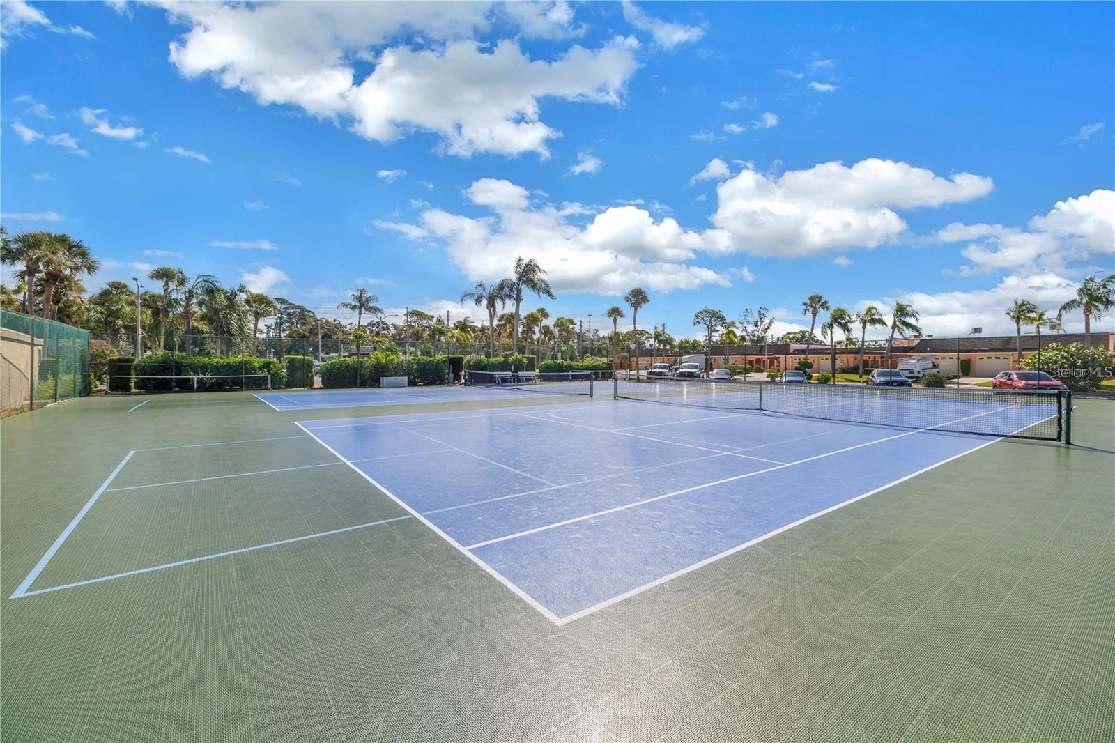 93 BOCA CIEGA POINT BLVD N #93