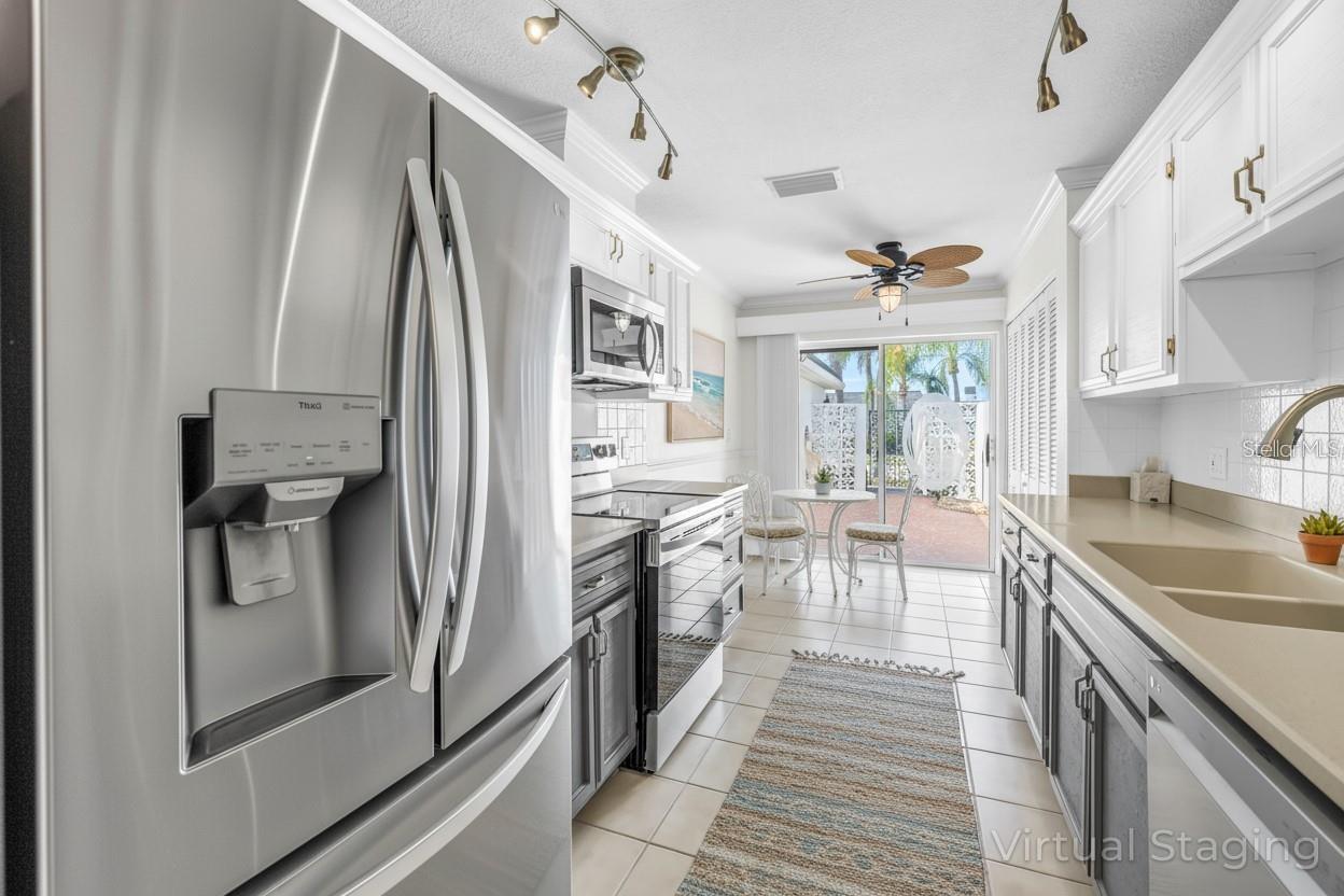 93 BOCA CIEGA POINT BLVD N #93