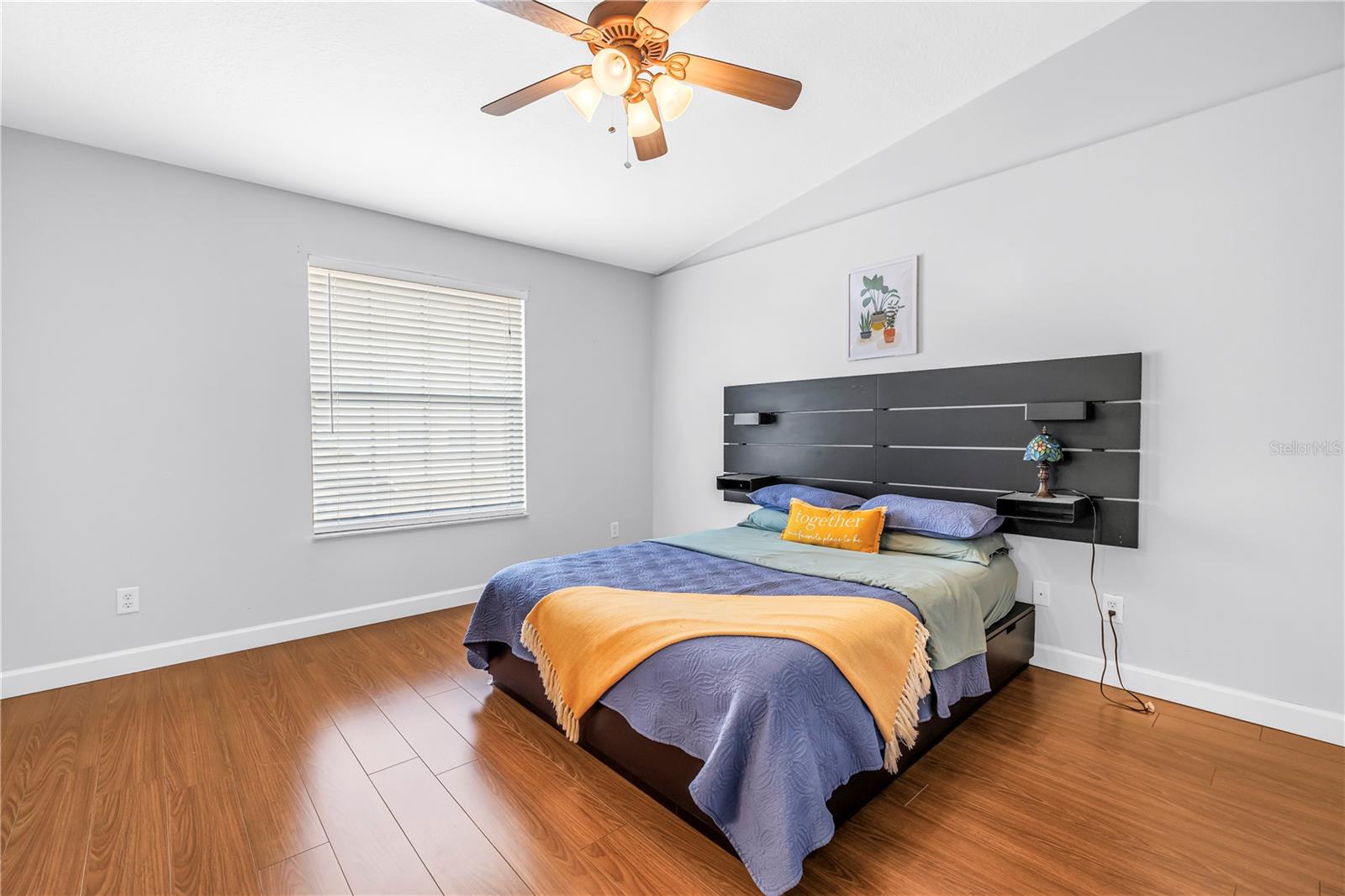 2982 ESTANCIA PL