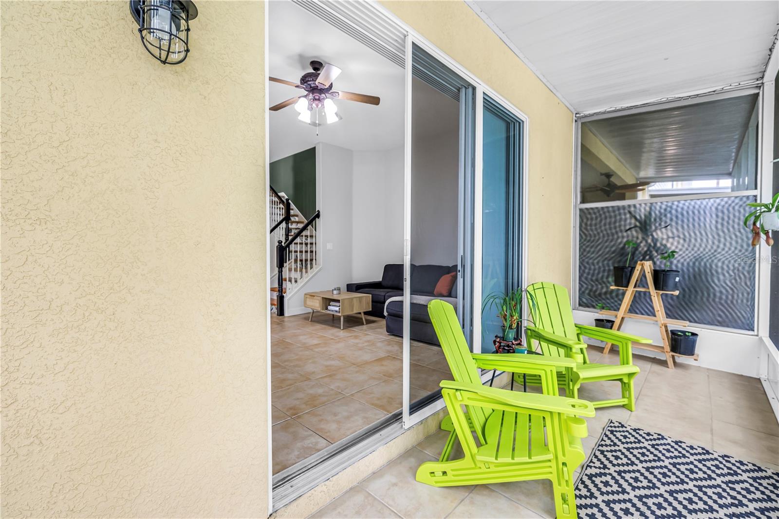 2982 ESTANCIA PL
