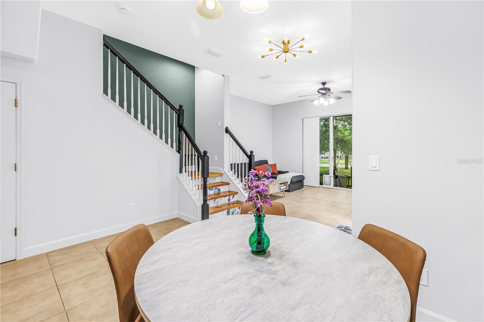 2982 ESTANCIA PL