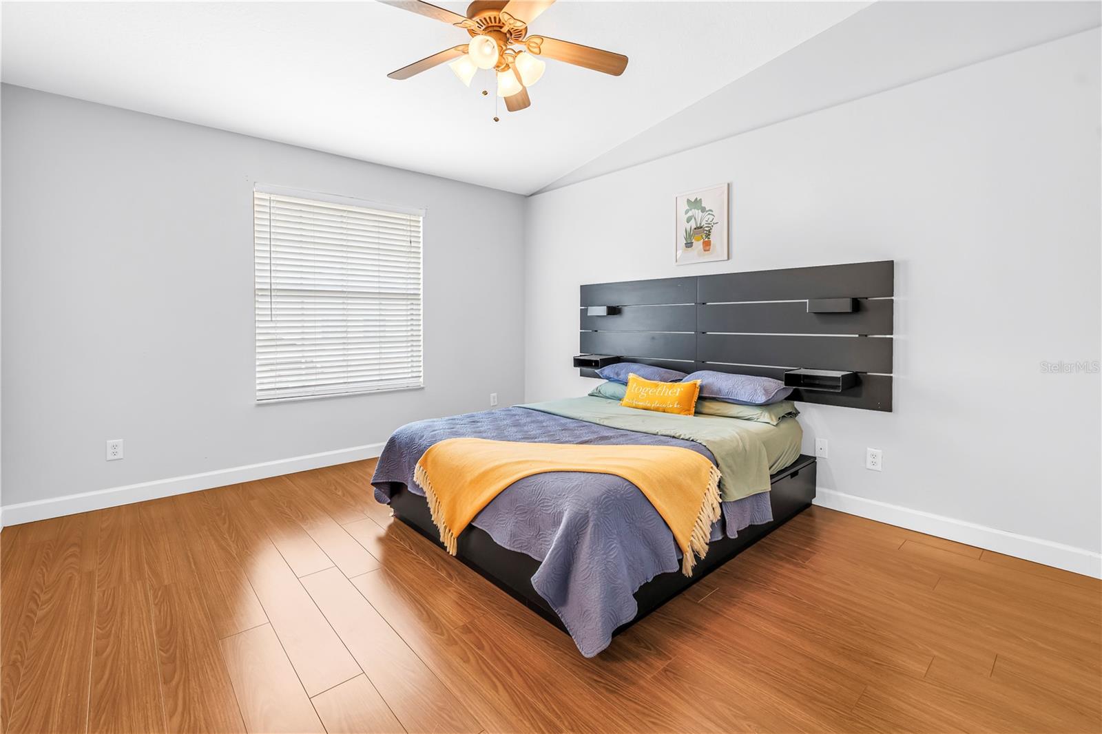 2982 ESTANCIA PL