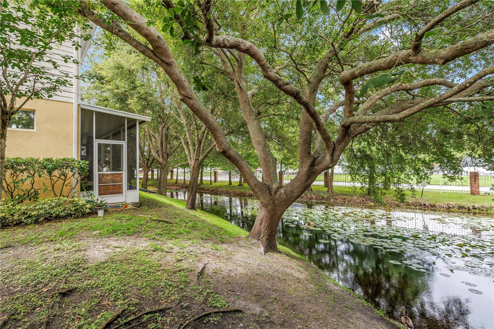 2982 ESTANCIA PL