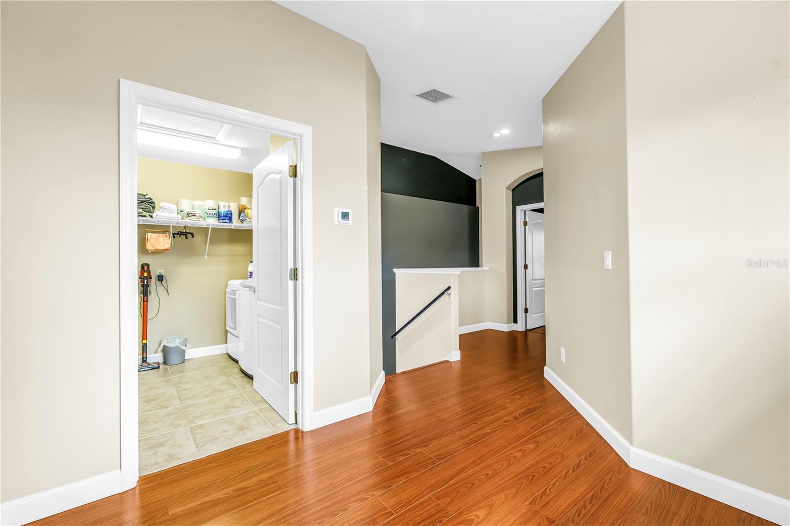 2982 ESTANCIA PL
