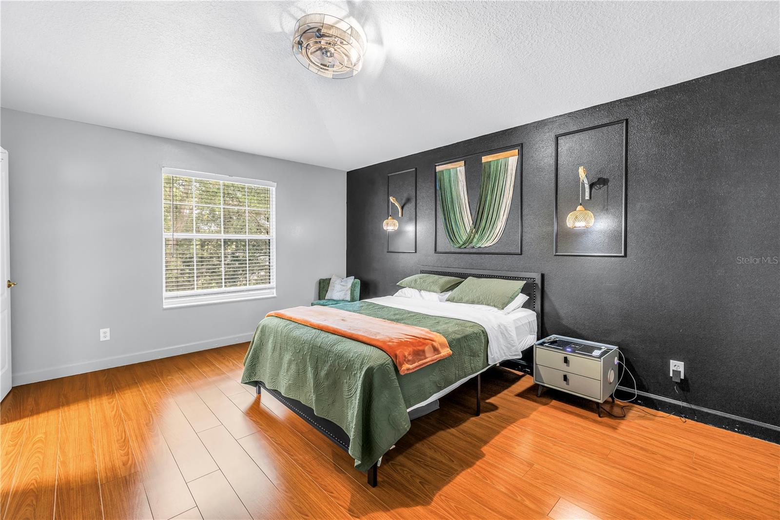 2982 ESTANCIA PL