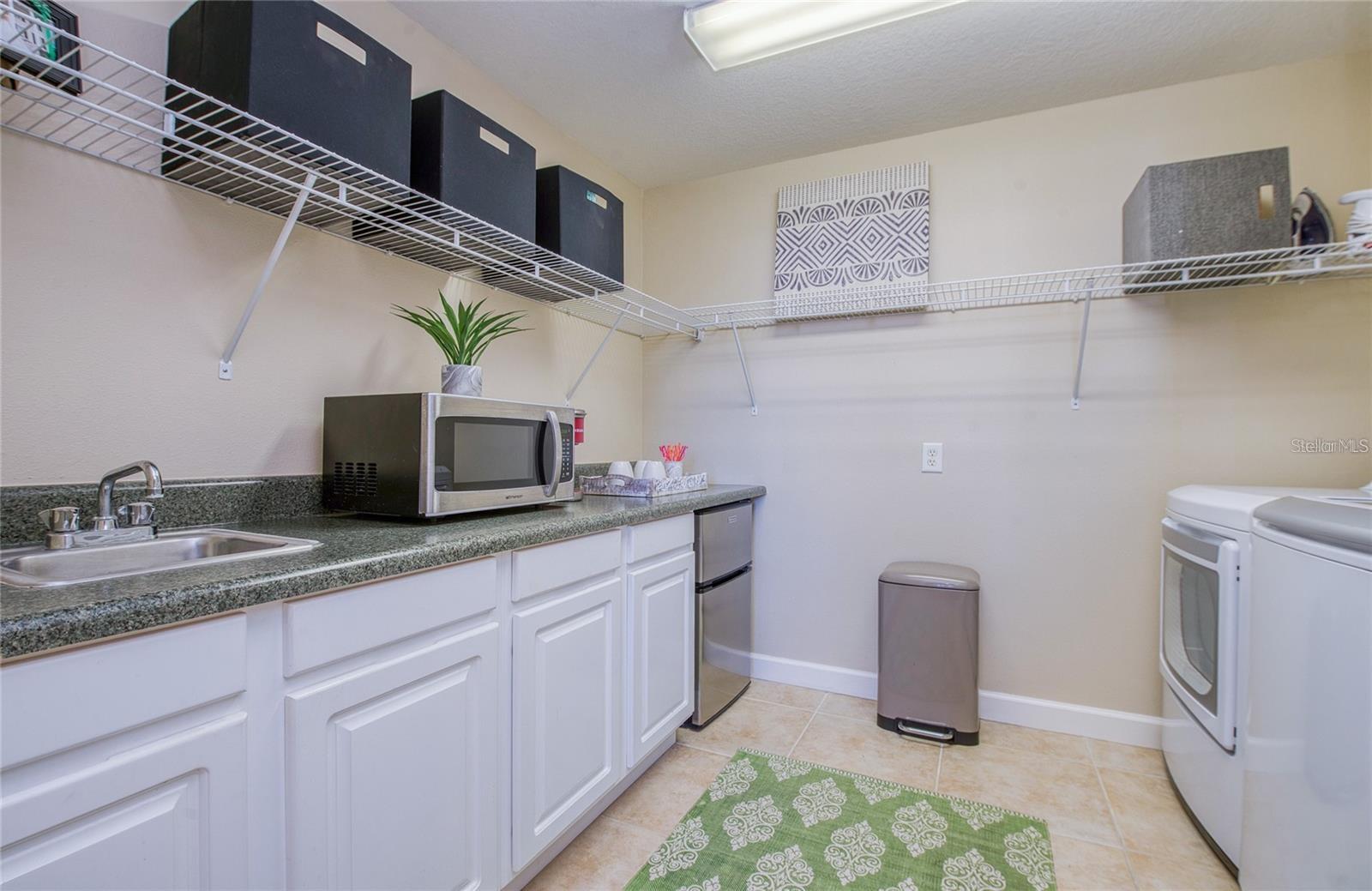 2982 ESTANCIA PL