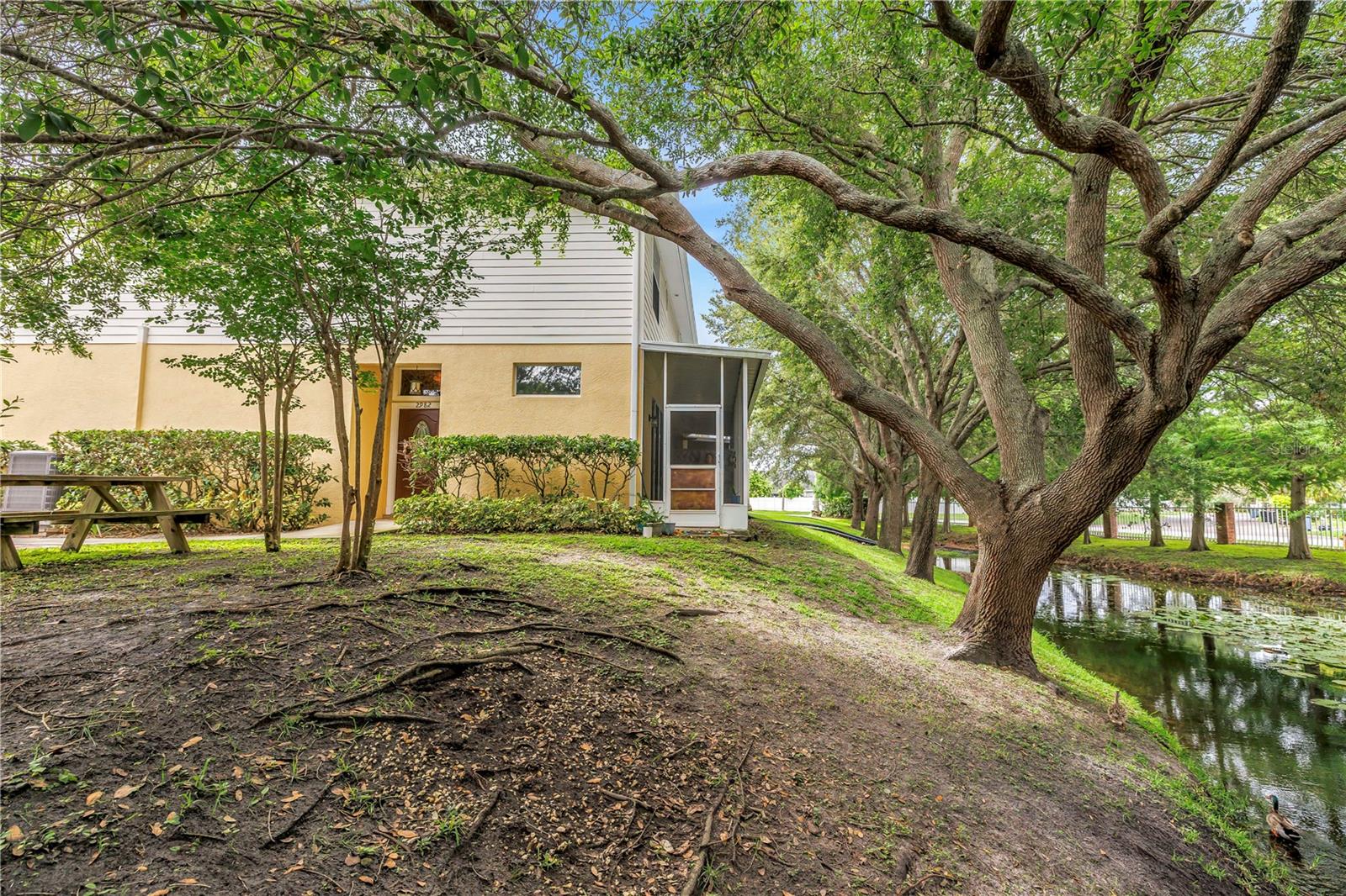 2982 ESTANCIA PL