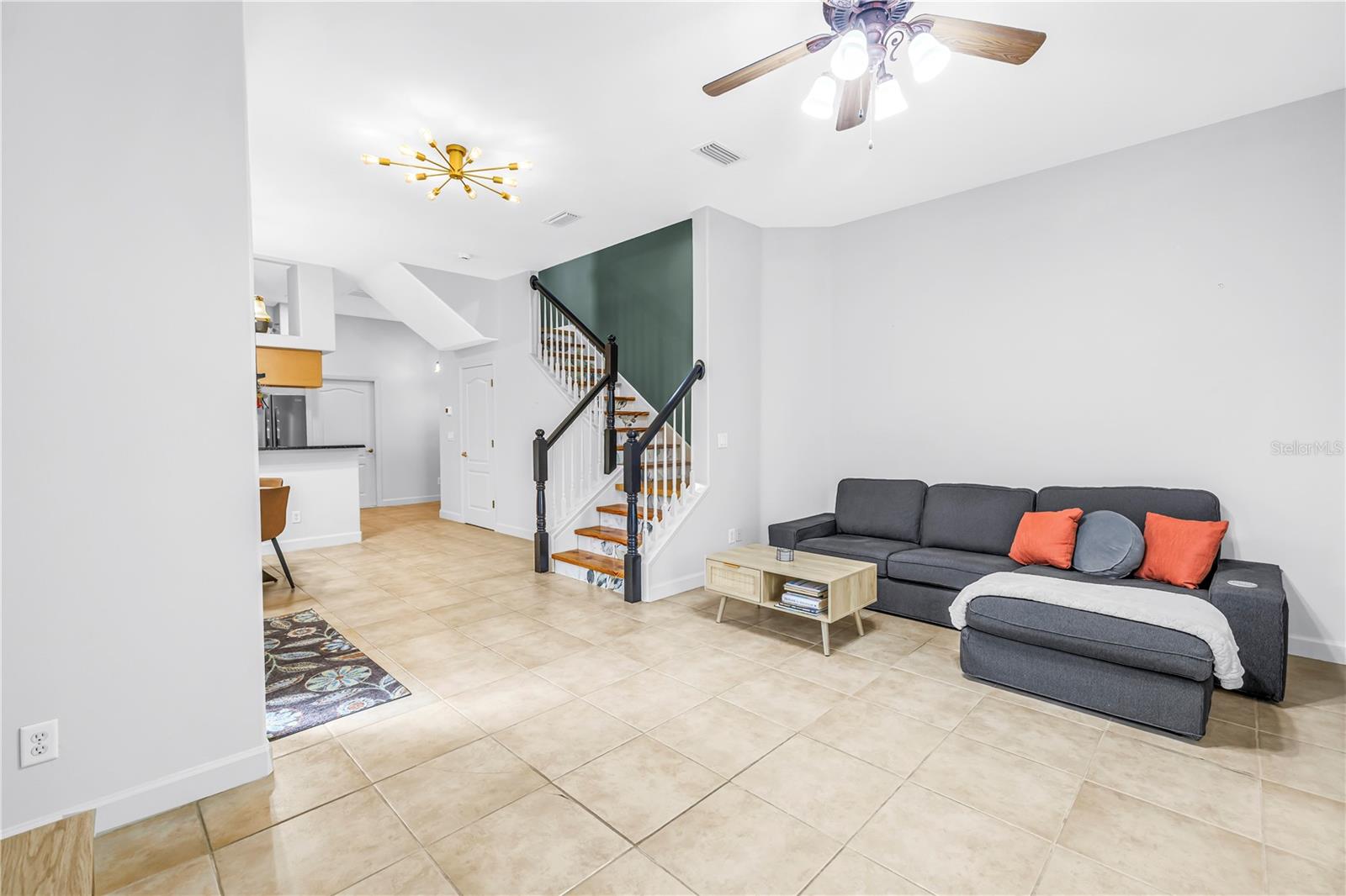 2982 ESTANCIA PL
