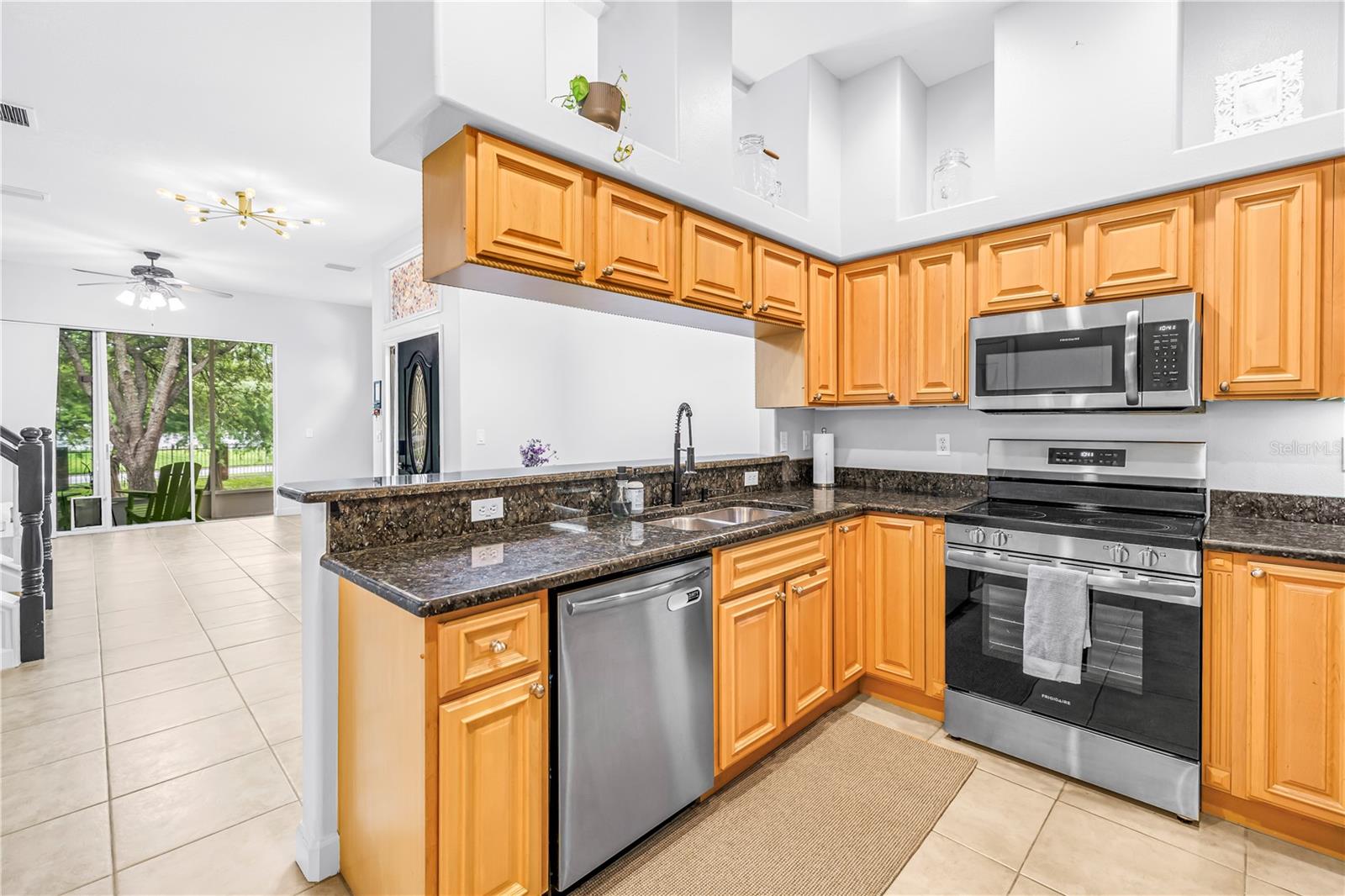 2982 ESTANCIA PL