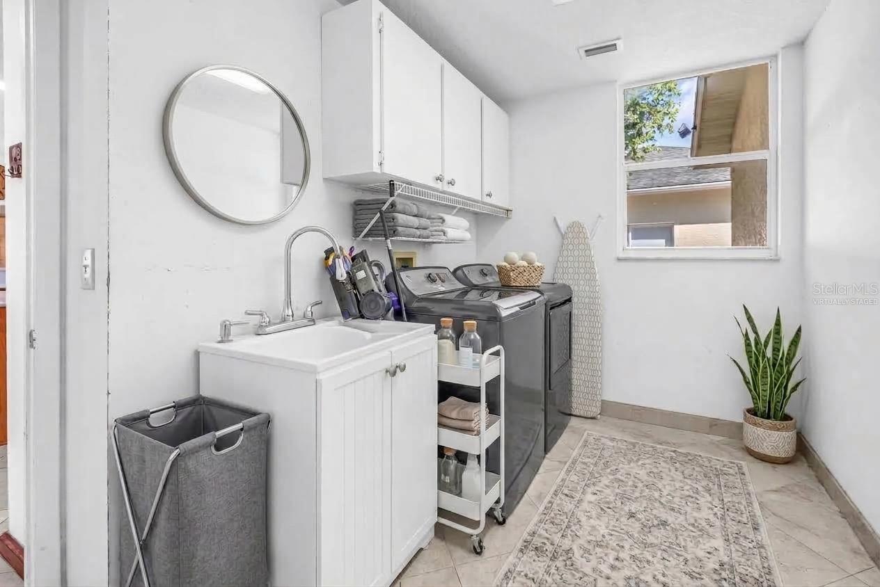 10210 VISTA POINTE DR