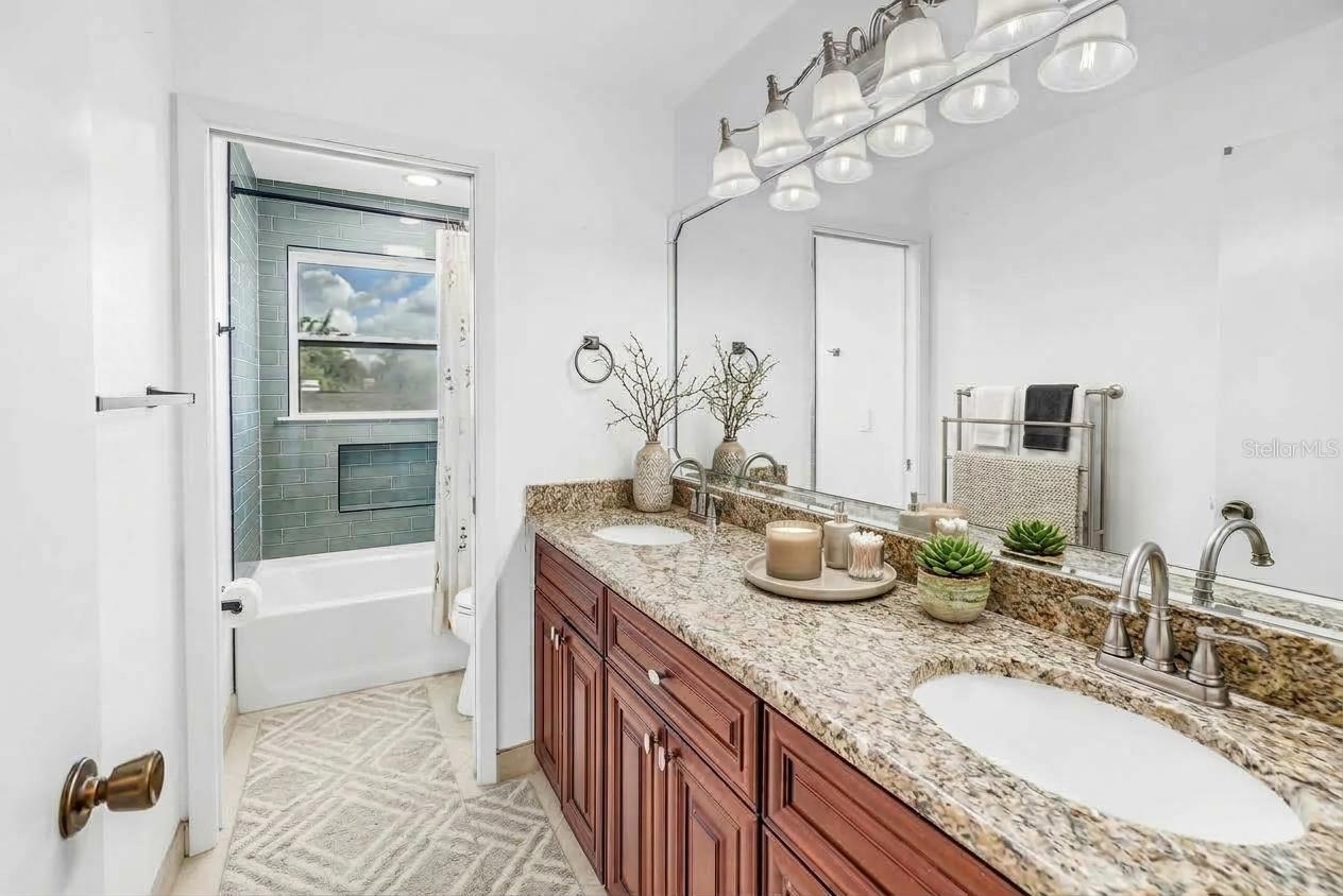 10210 VISTA POINTE DR