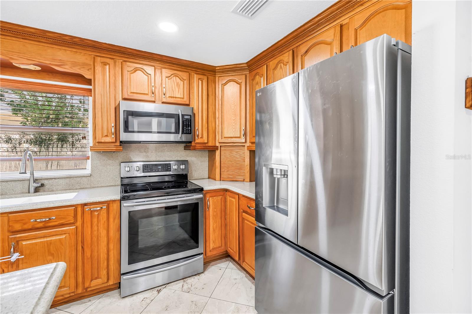 10210 VISTA POINTE DR