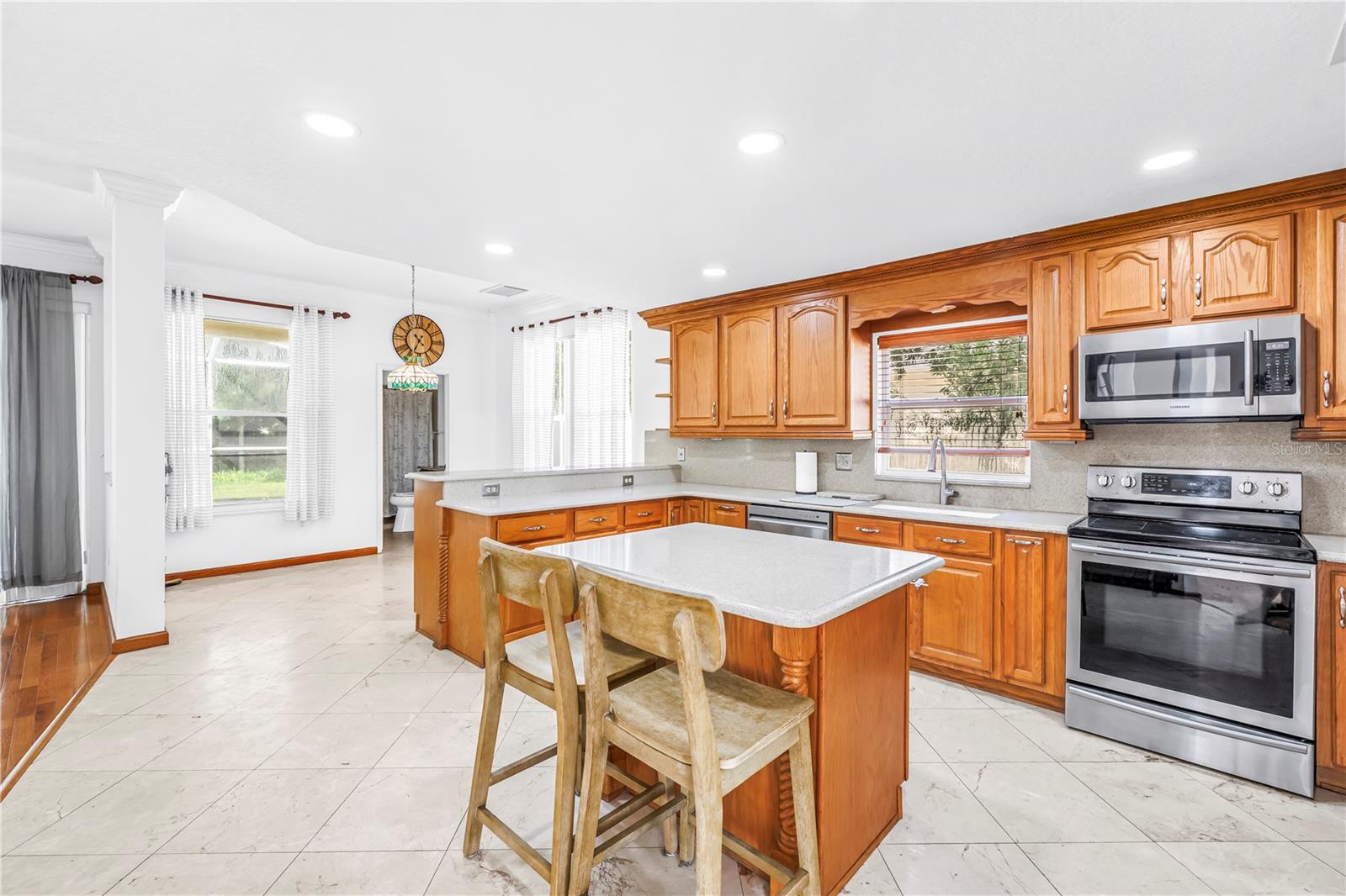 10210 VISTA POINTE DR