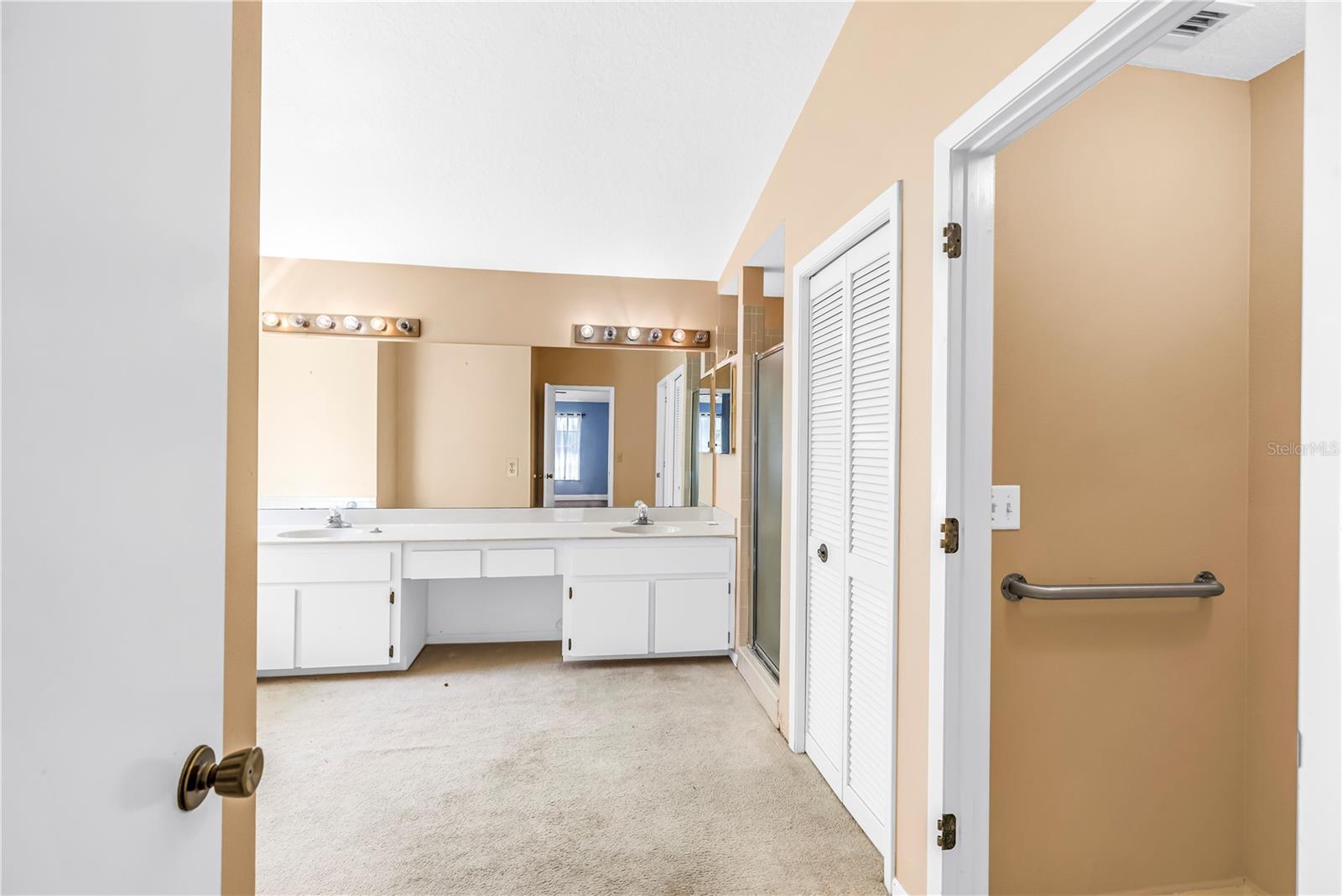 10210 VISTA POINTE DR