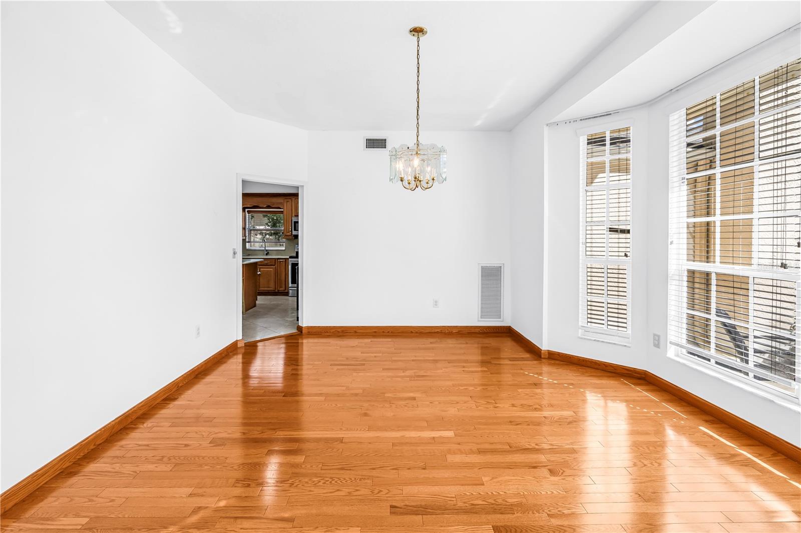 10210 VISTA POINTE DR