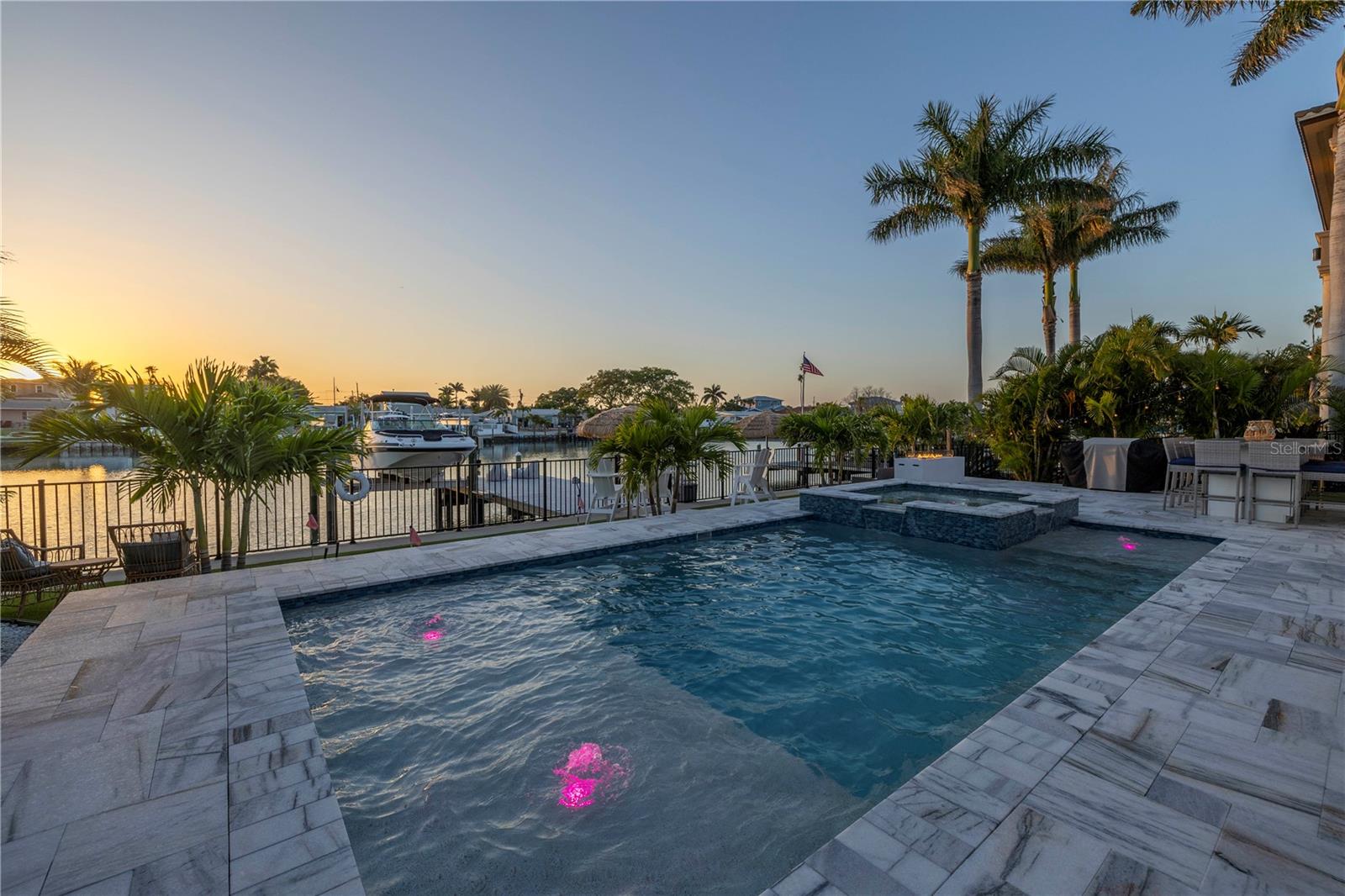 524 JOHNS PASS AVE