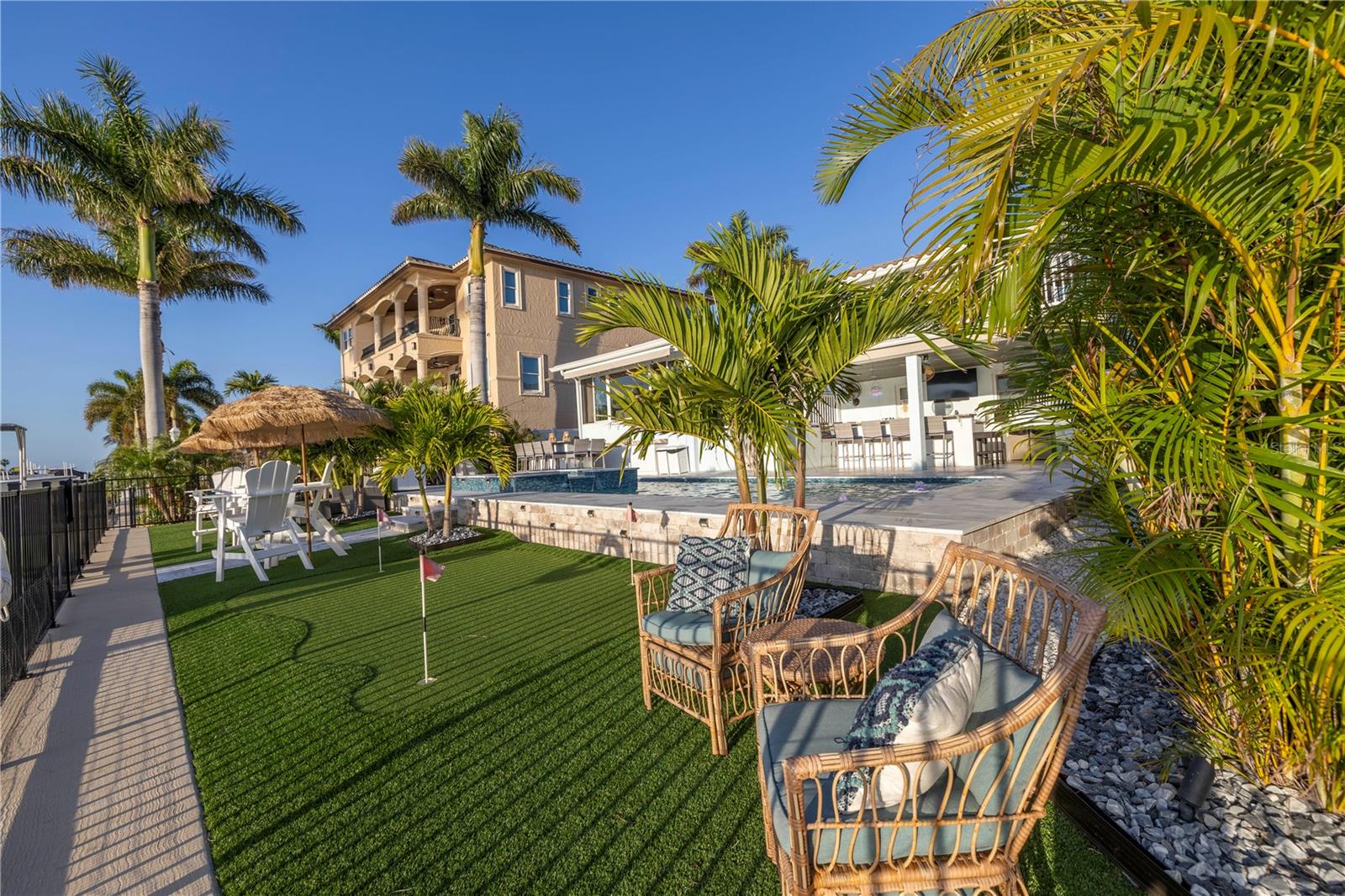 524 JOHNS PASS AVE