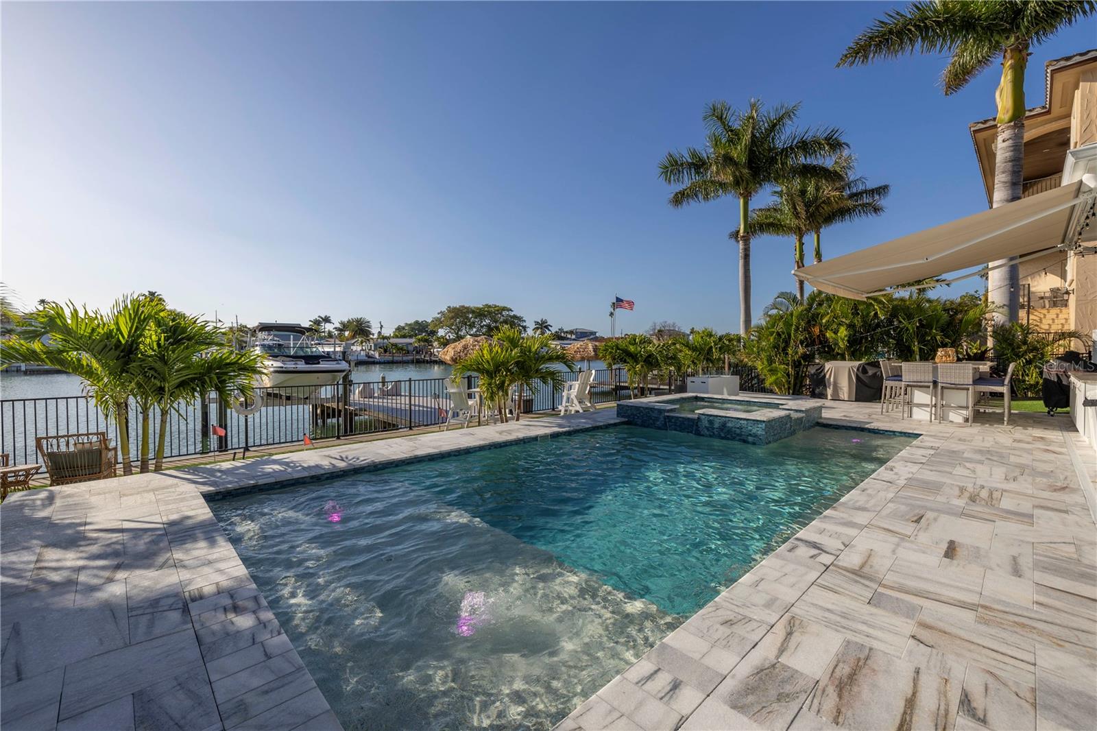 524 JOHNS PASS AVE