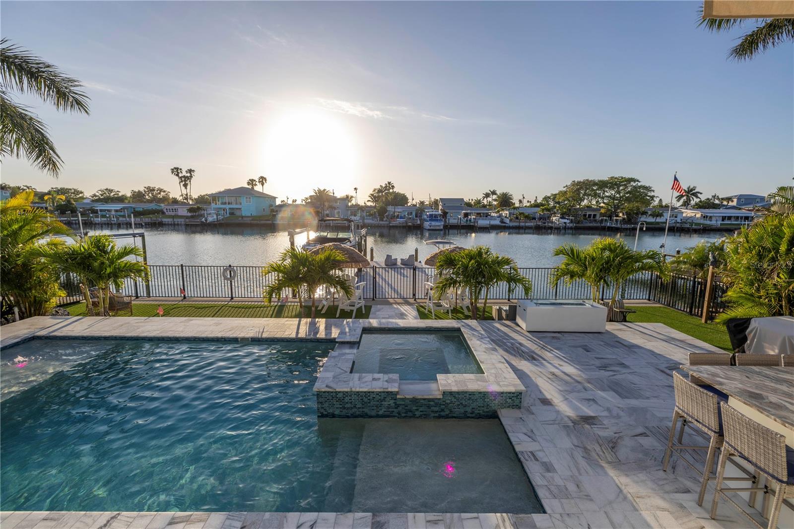 524 JOHNS PASS AVE