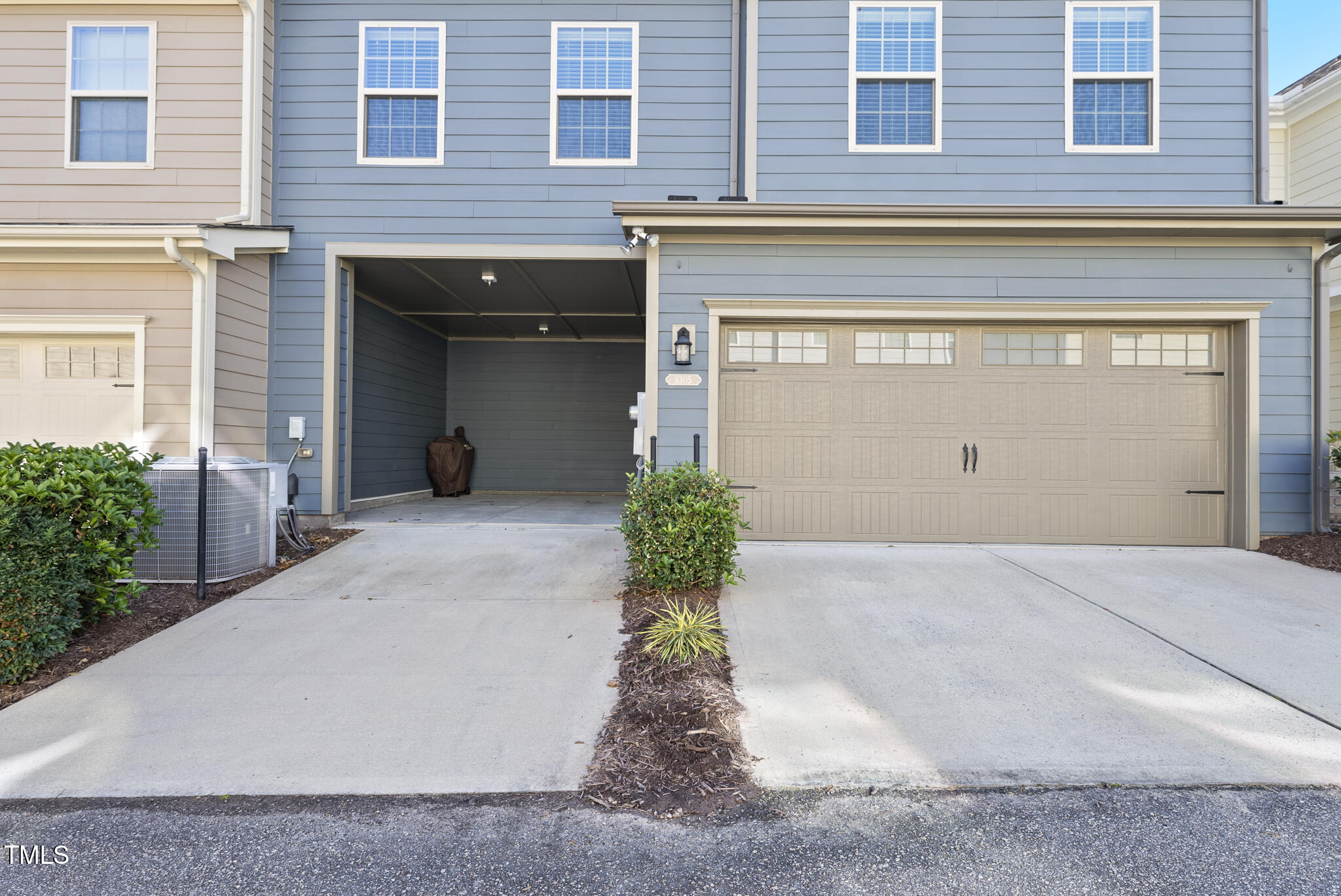 9305 Alcazar Walk