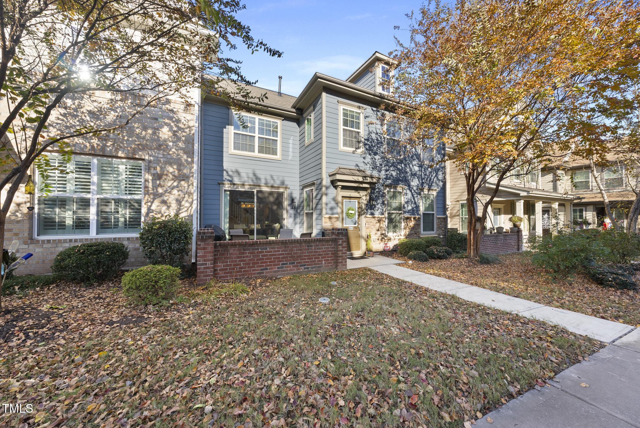 9305 Alcazar Walk