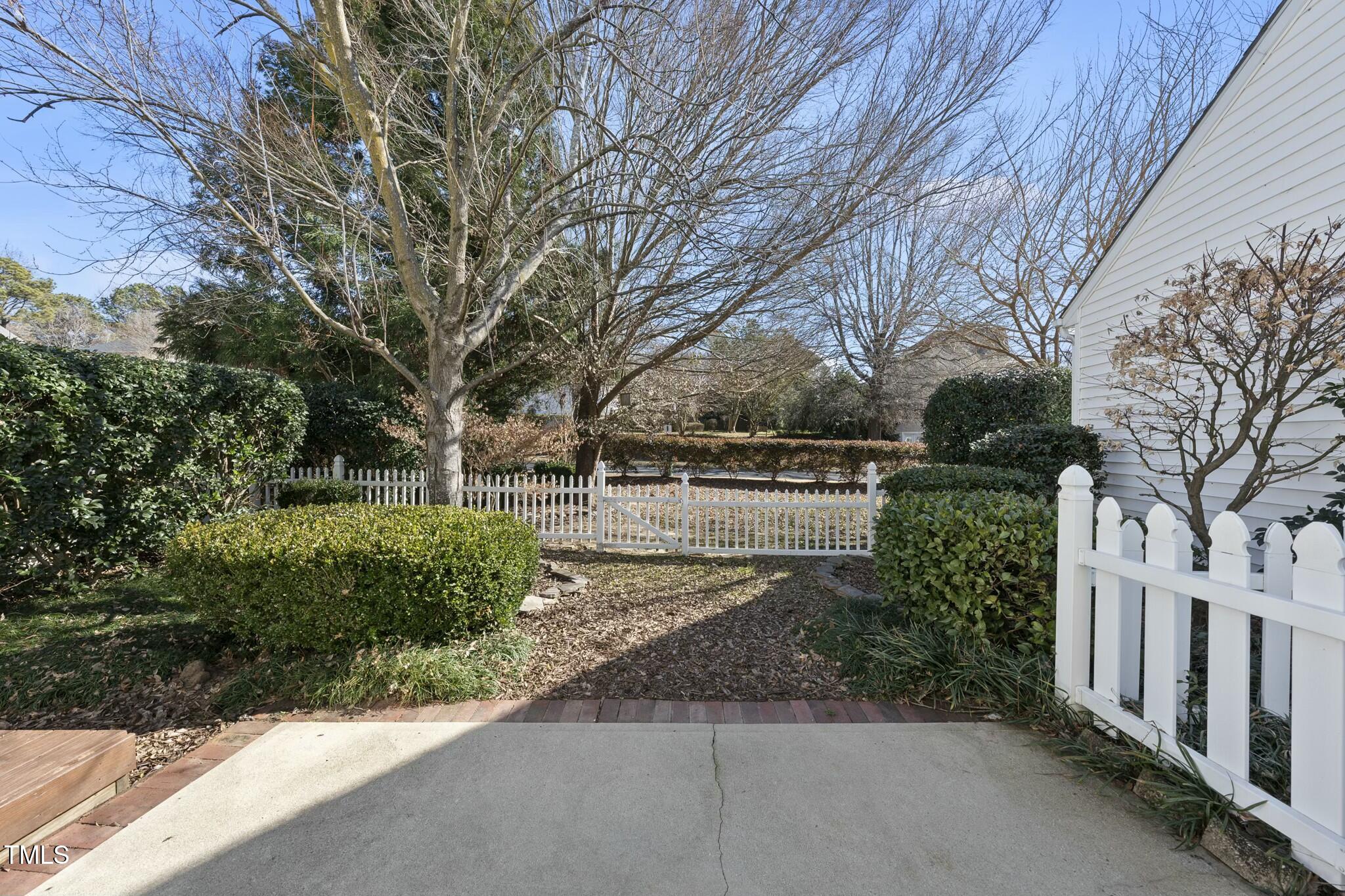 1112 Silky Dogwood Trail