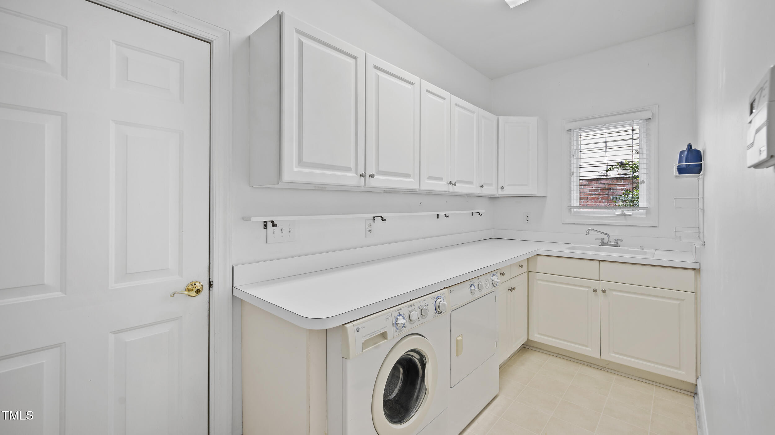 1238 Champions Pointe Drive