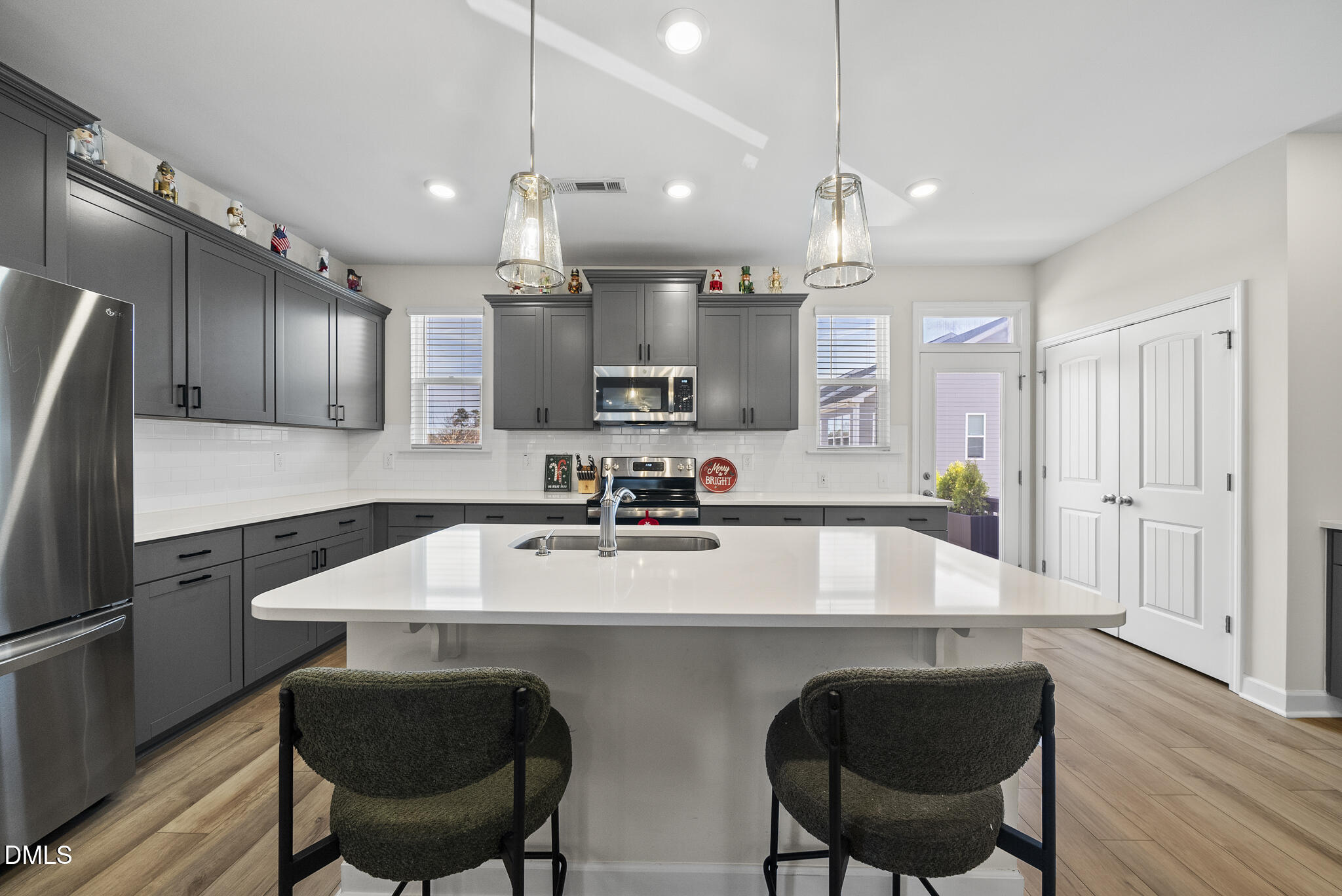 935 Parkstone Towne Boulevard