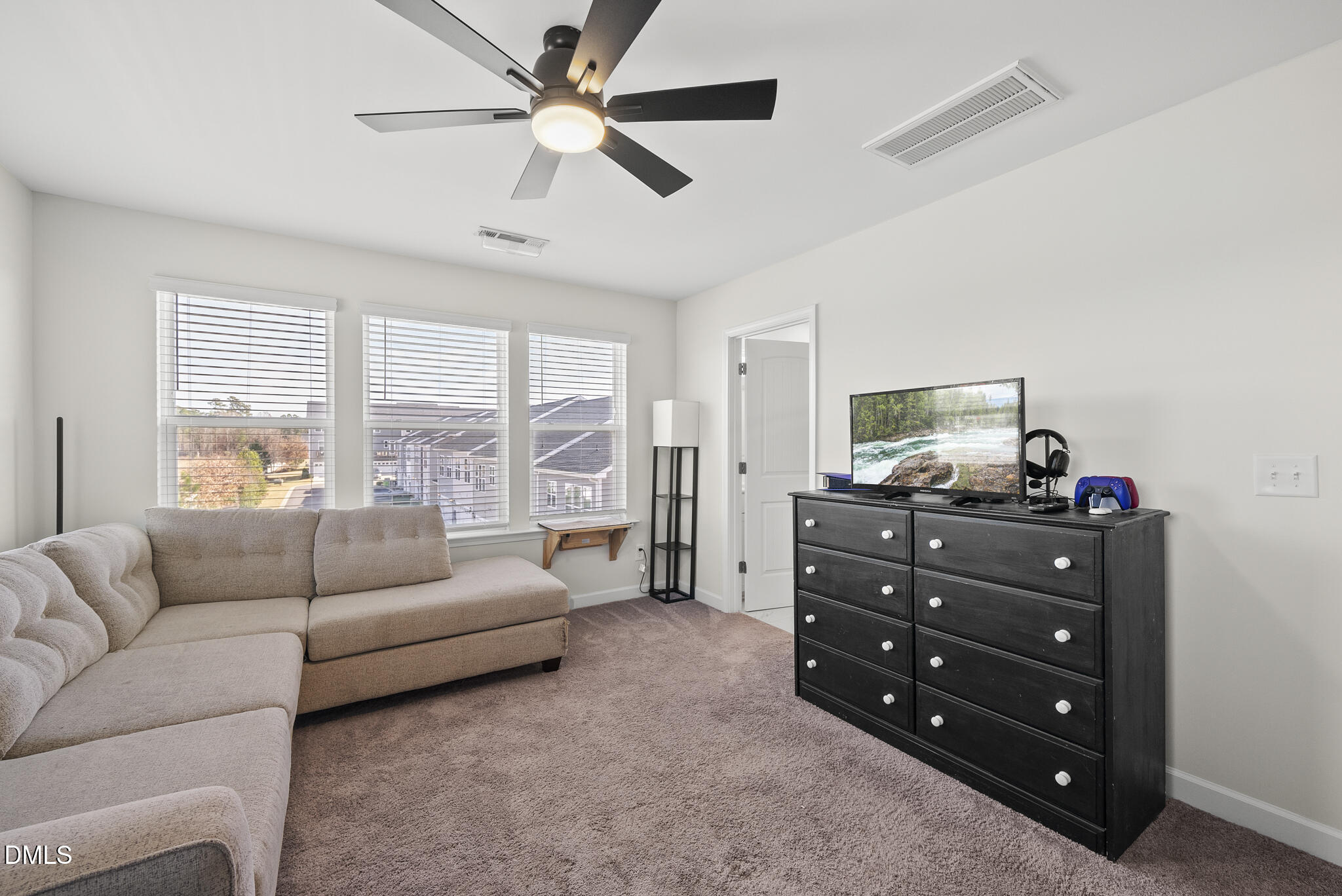 935 Parkstone Towne Boulevard