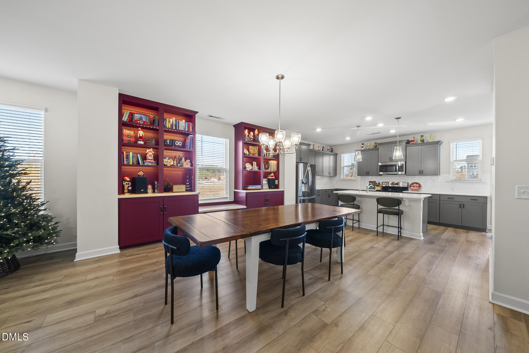 935 Parkstone Towne Boulevard