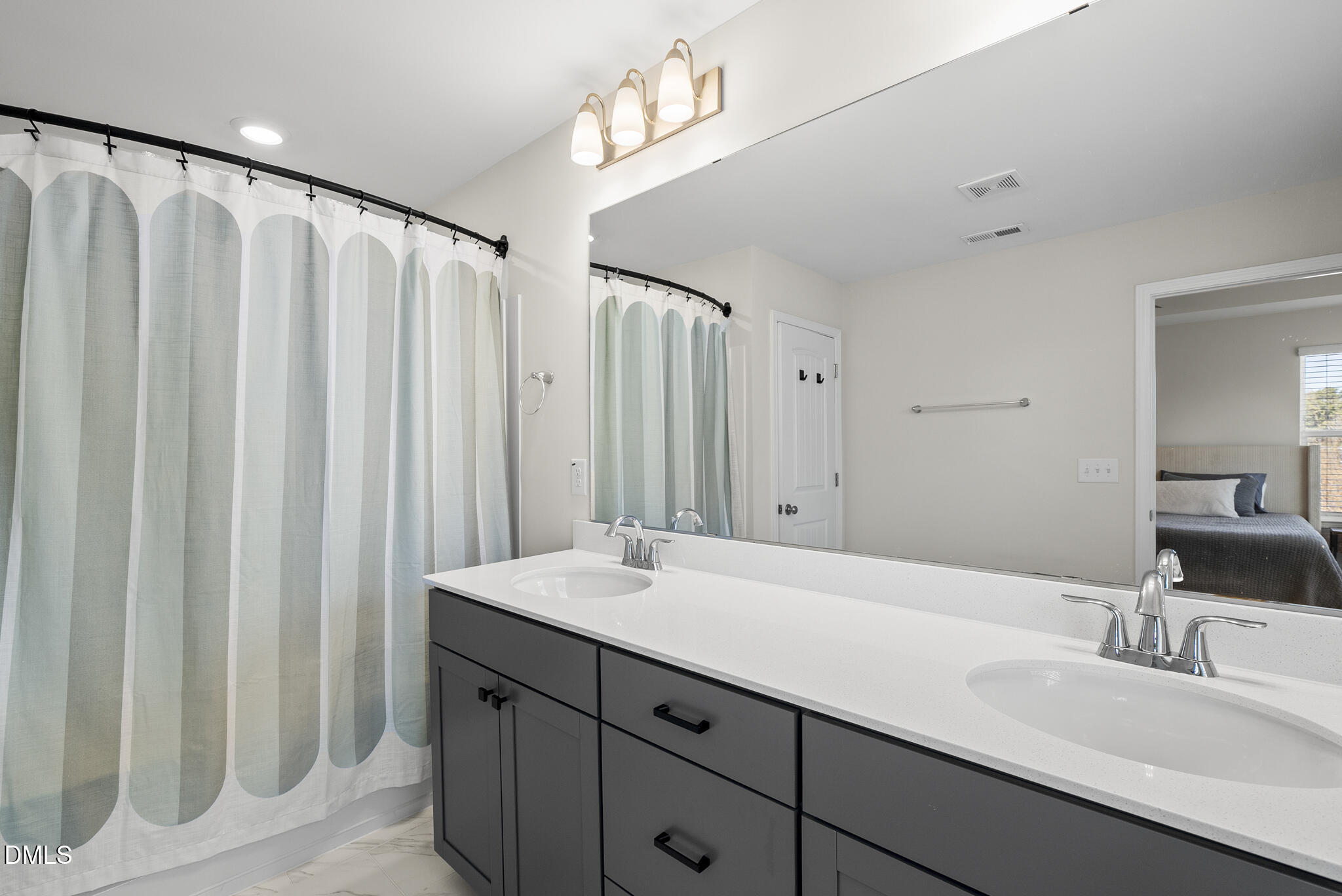 935 Parkstone Towne Boulevard