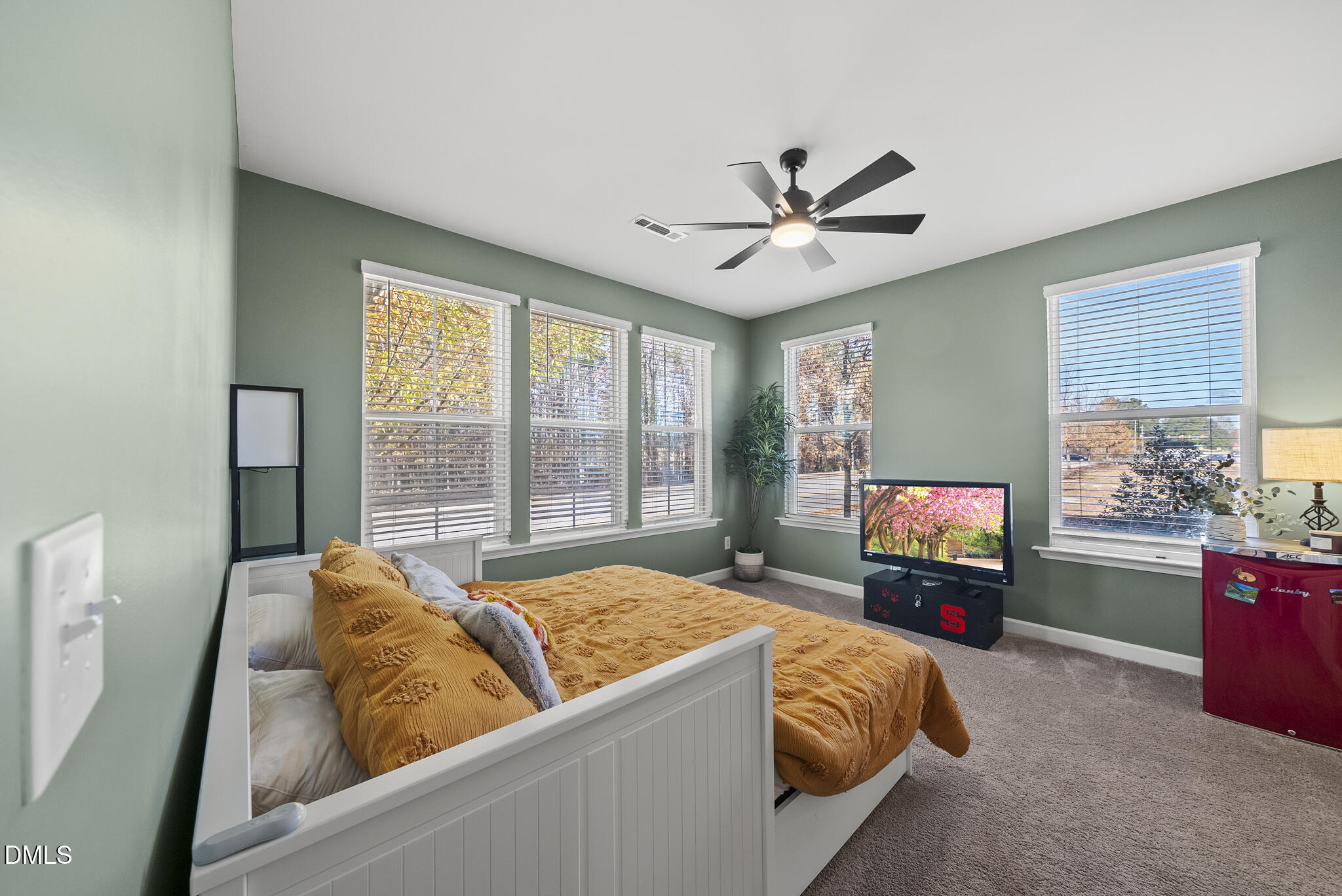 935 Parkstone Towne Boulevard