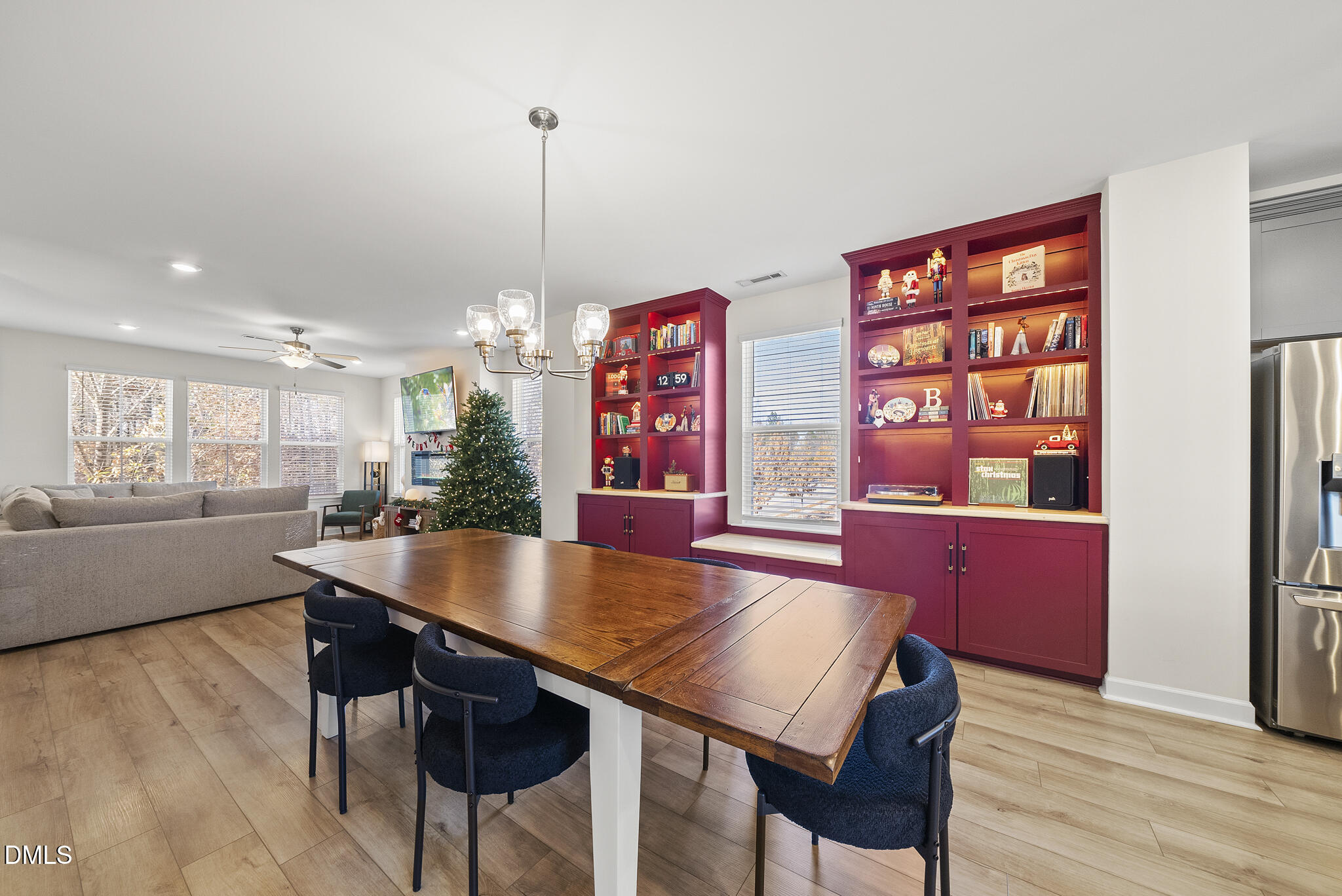 935 Parkstone Towne Boulevard