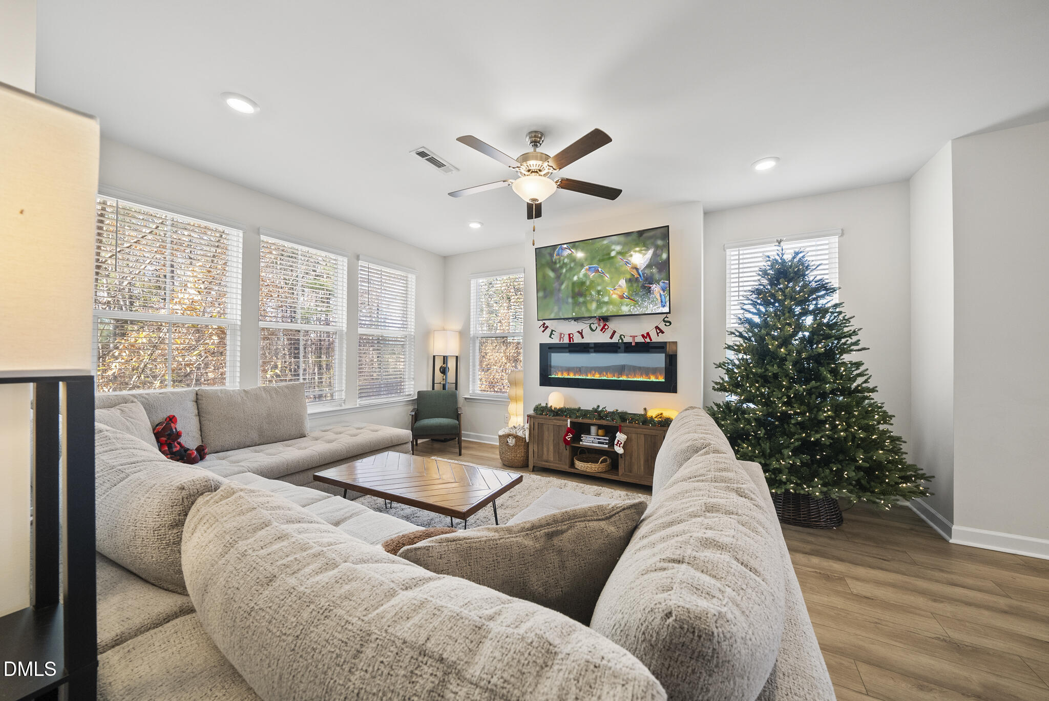 935 Parkstone Towne Boulevard