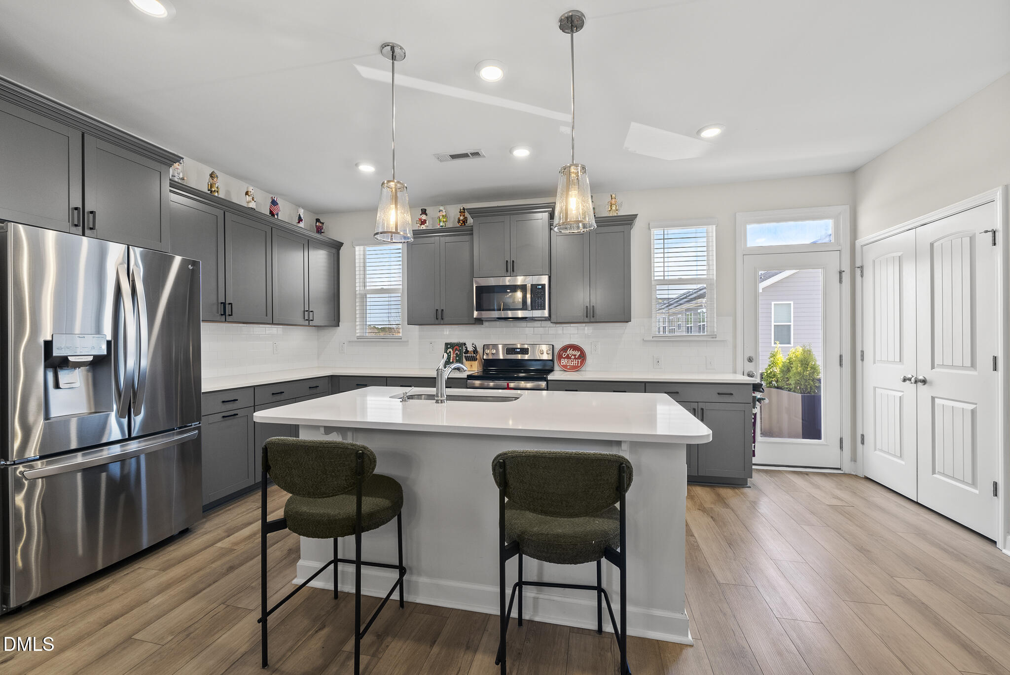 935 Parkstone Towne Boulevard