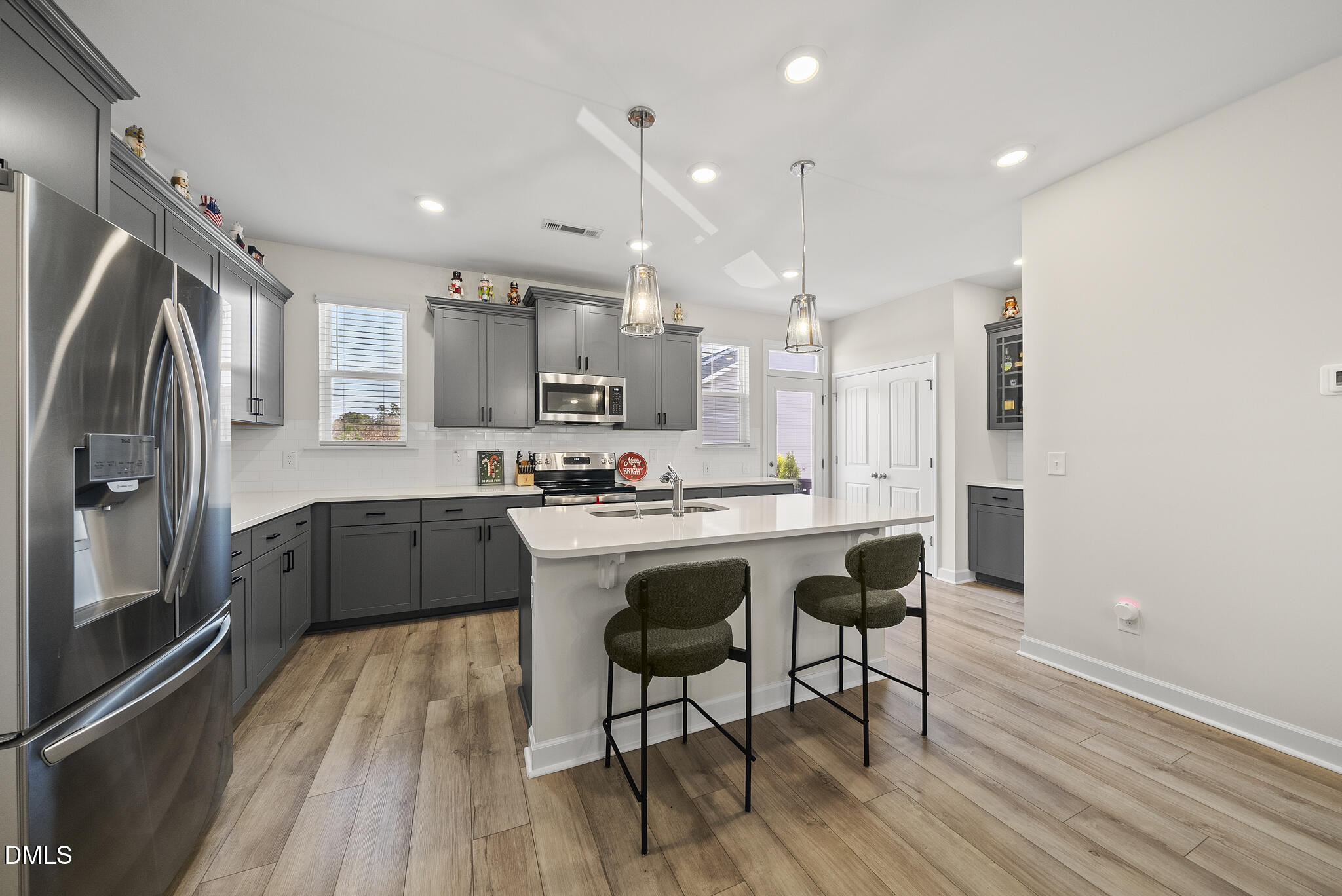 935 Parkstone Towne Boulevard