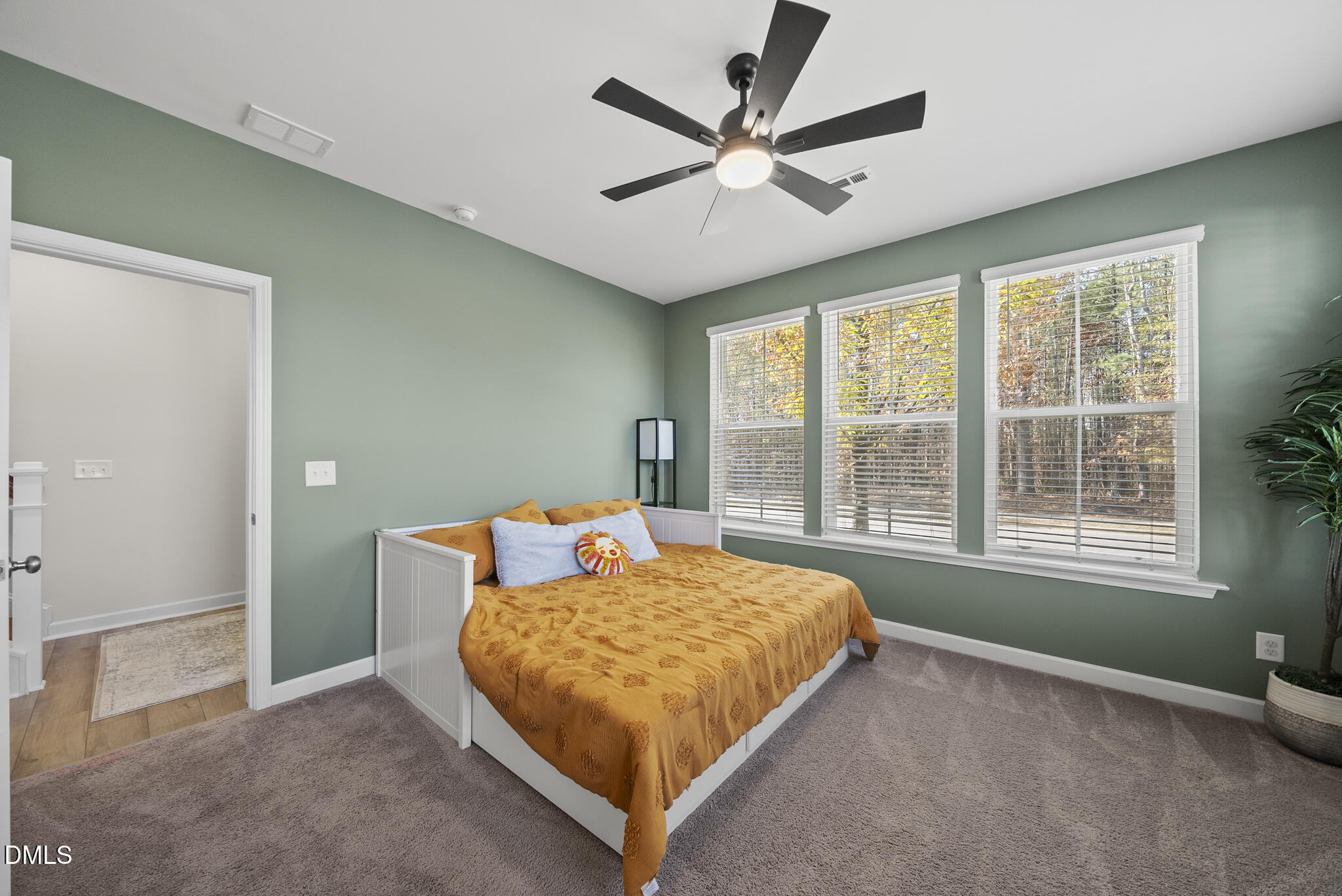 935 Parkstone Towne Boulevard