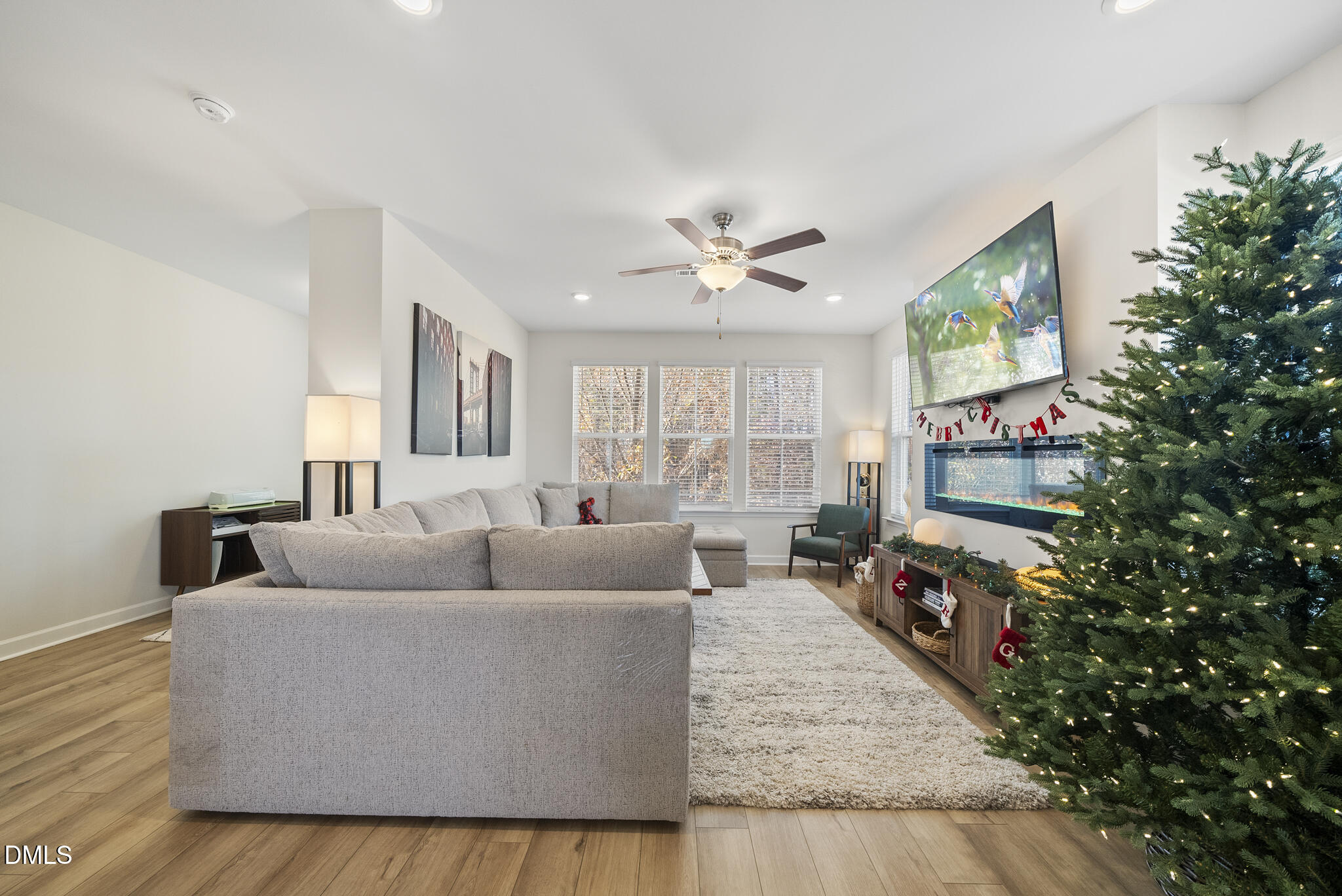 935 Parkstone Towne Boulevard