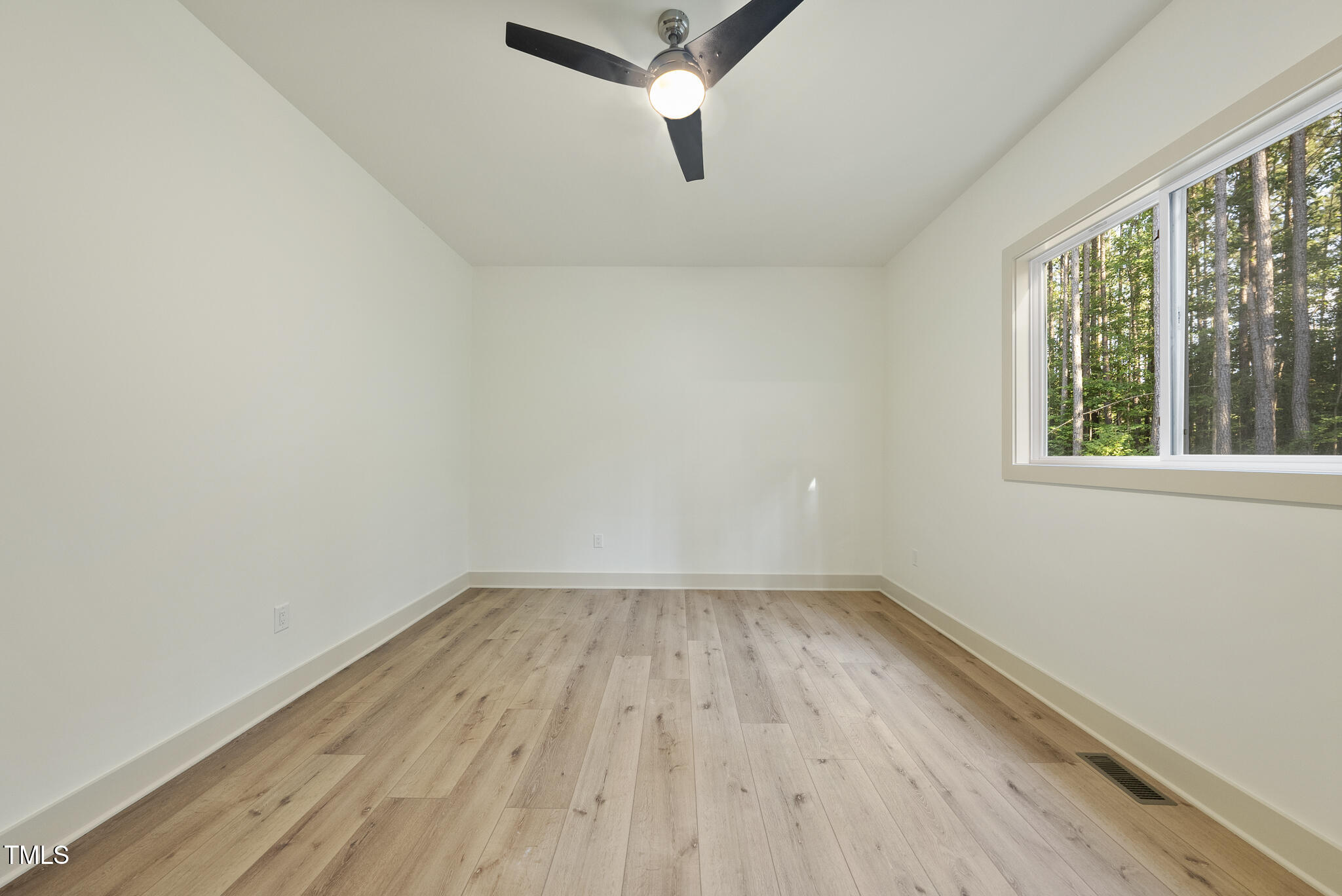 352 Anneliis Lane