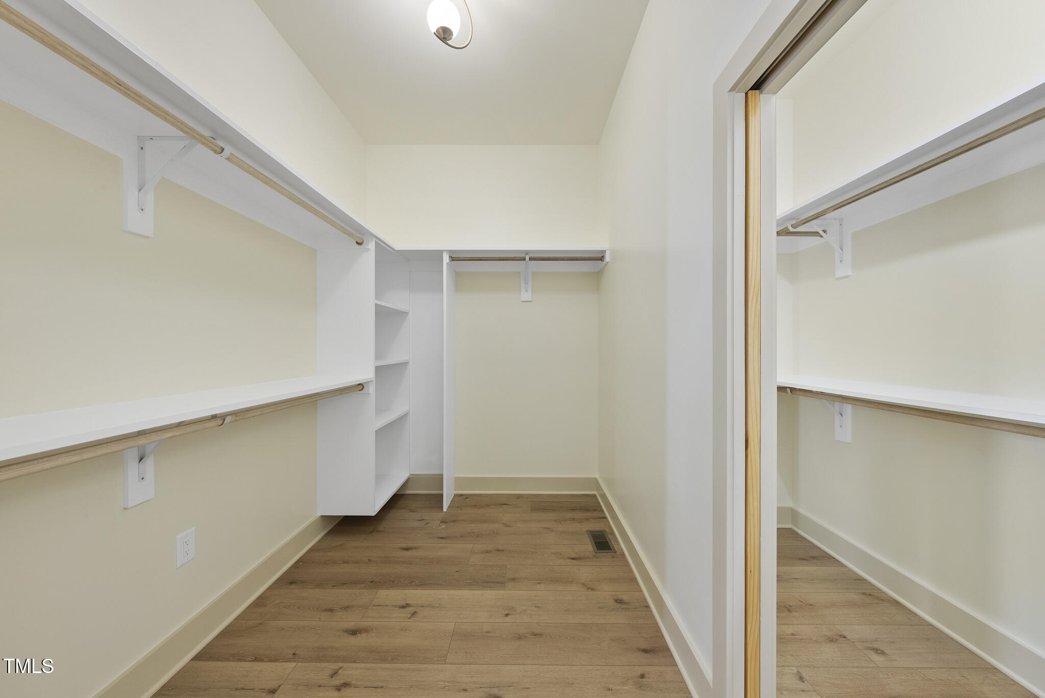 352 Anneliis Lane