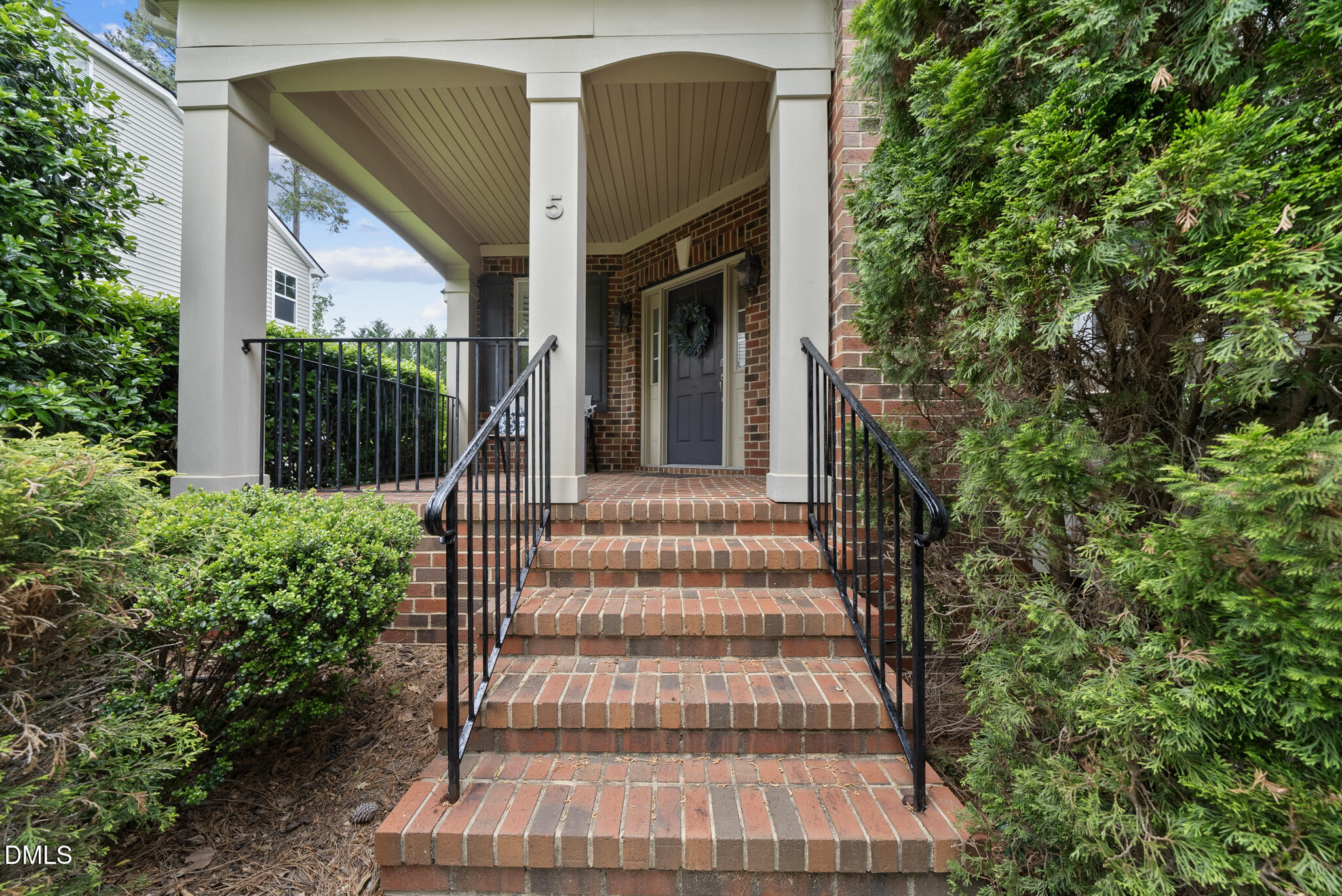 5 Stonehouse Court