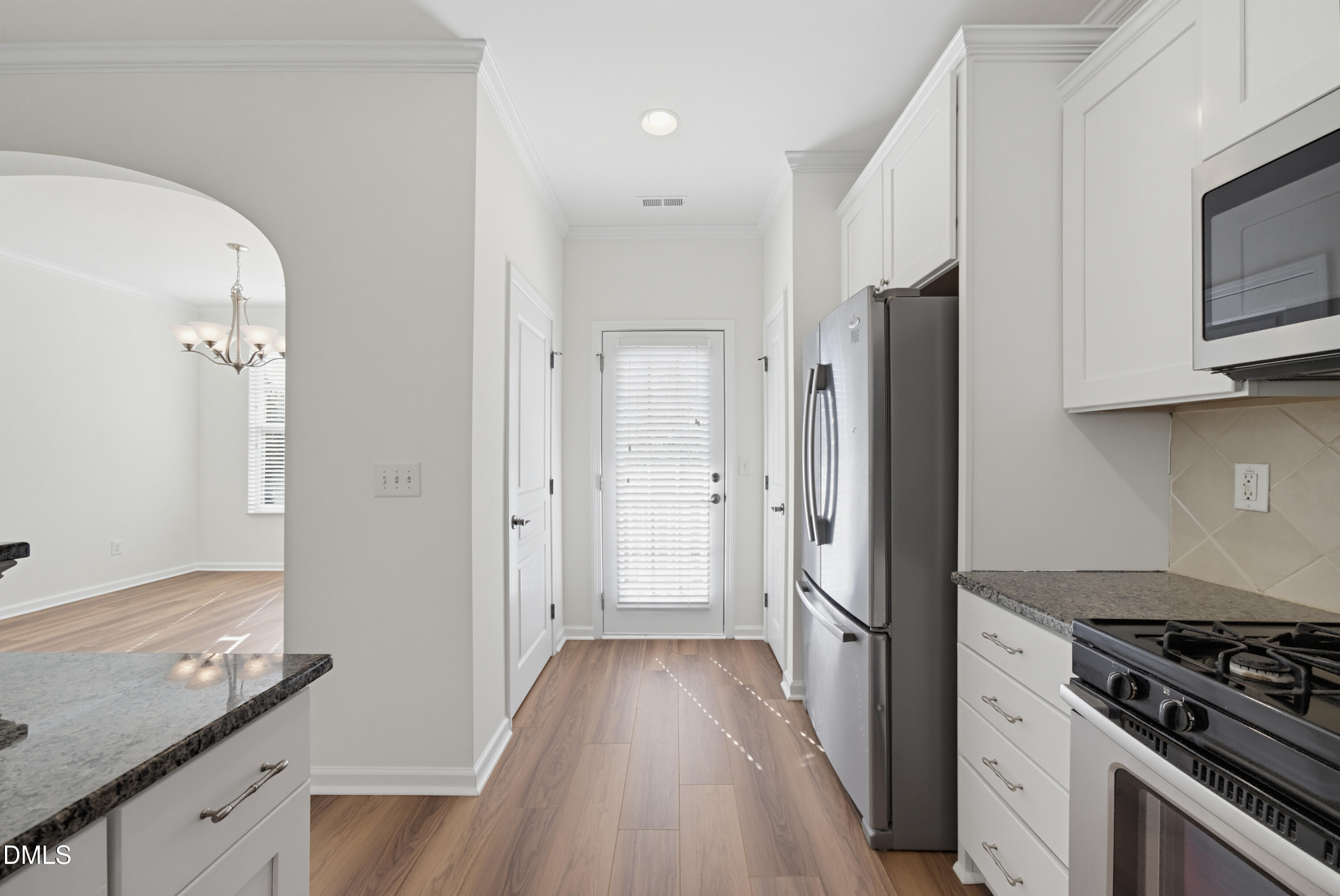 9322 Wooden Road