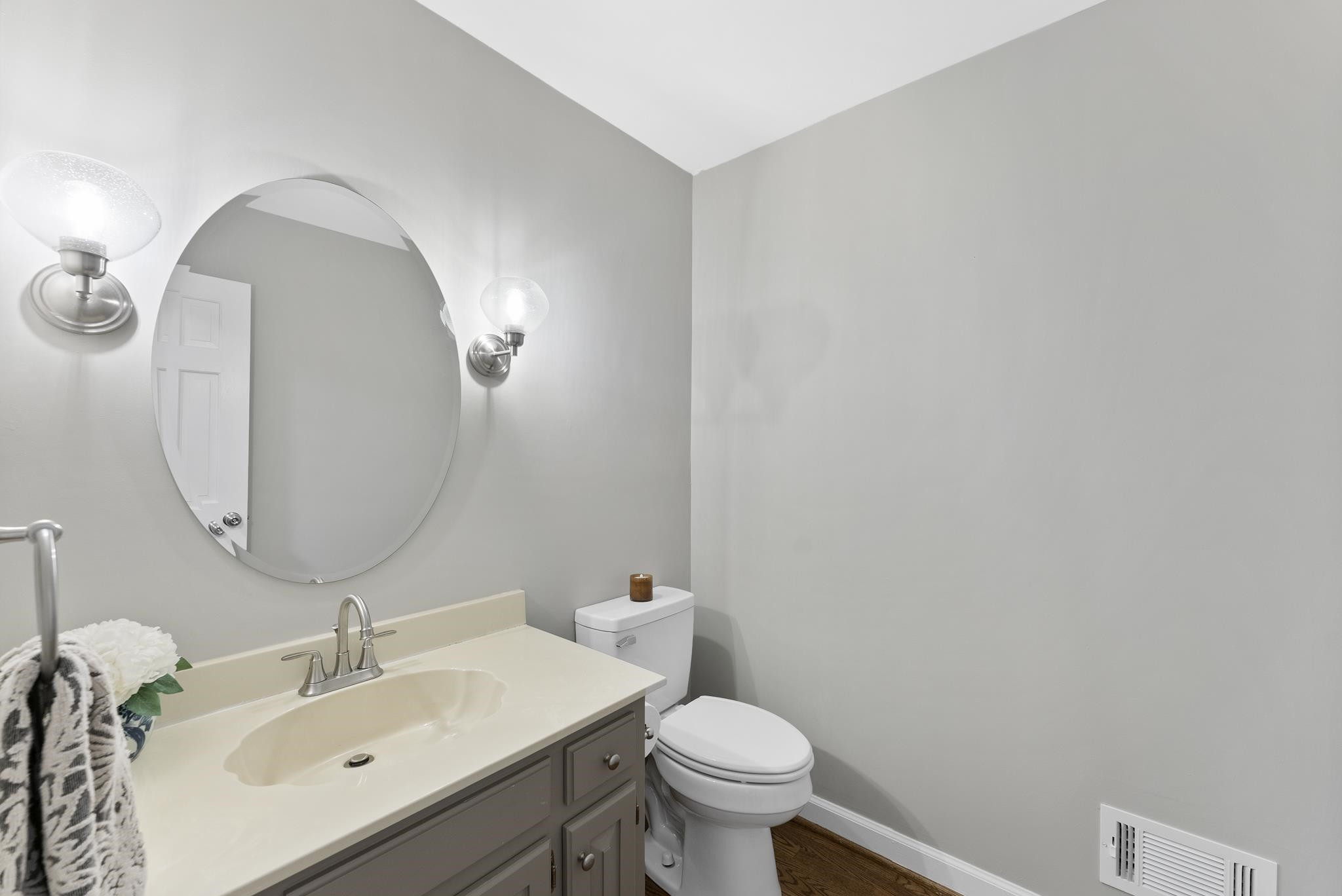 1000 W Lady Diana Court